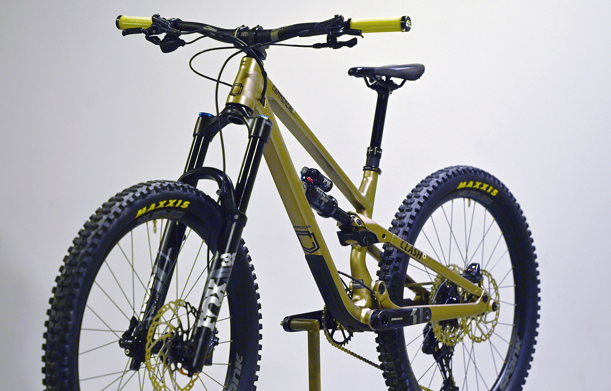 COMMENCAL CLASH JR CHAMPAGNE - (22170700) image cover number large 4