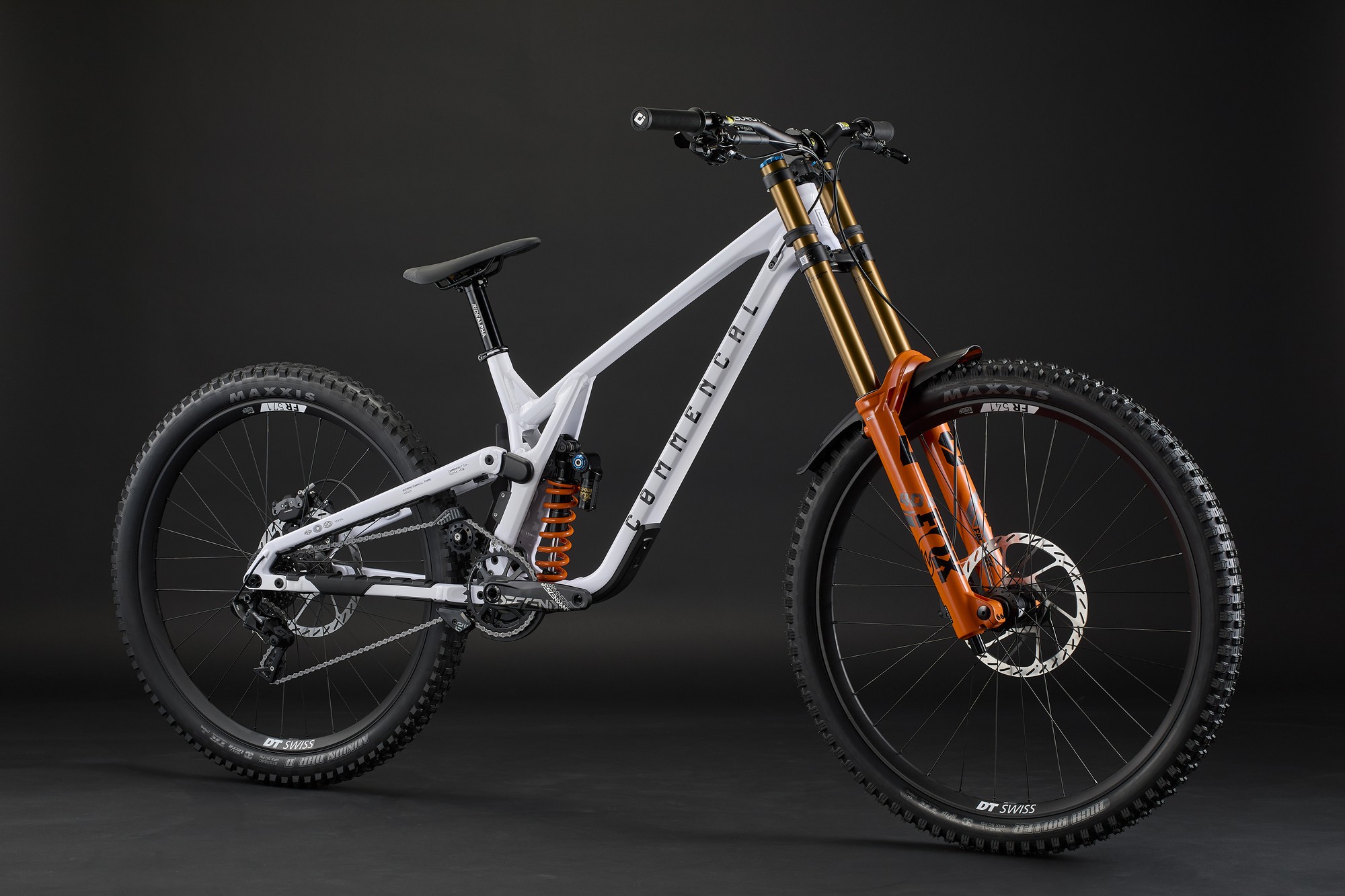COMMENCAL SUPREME DH V5 SIGNATURE PURE WHITE 2026 image cover number large 1