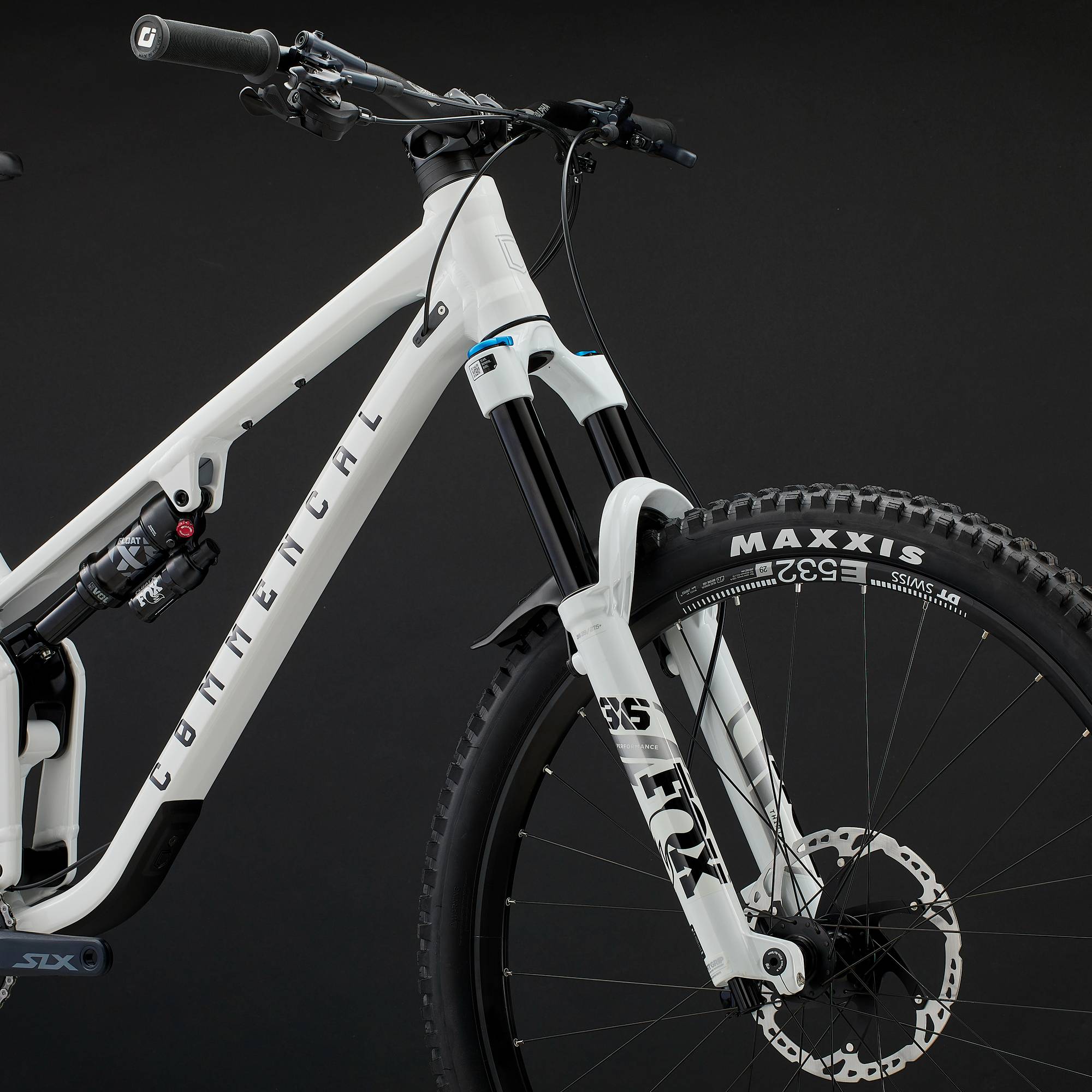 COMMENCAL META V5 ESSENTIAL PURE WHITE image number null