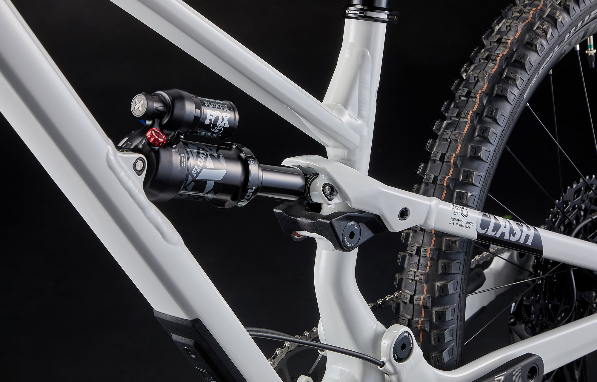 COMMENCAL CLASH XS PURE WHITE image number null