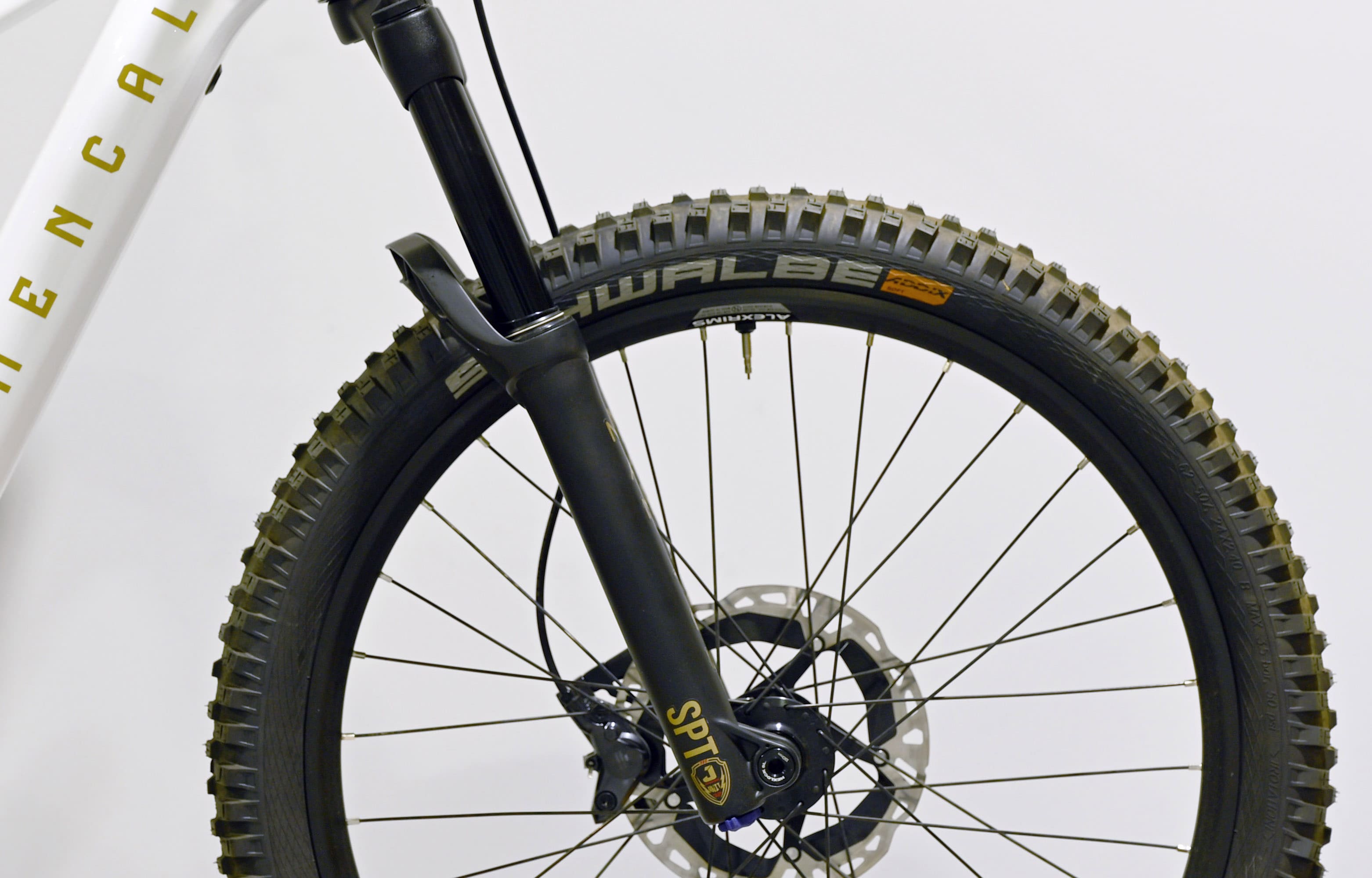 COMMENCAL META HT 24 POWER GLITTERY WHITE -  (24100007) 27 km image number null