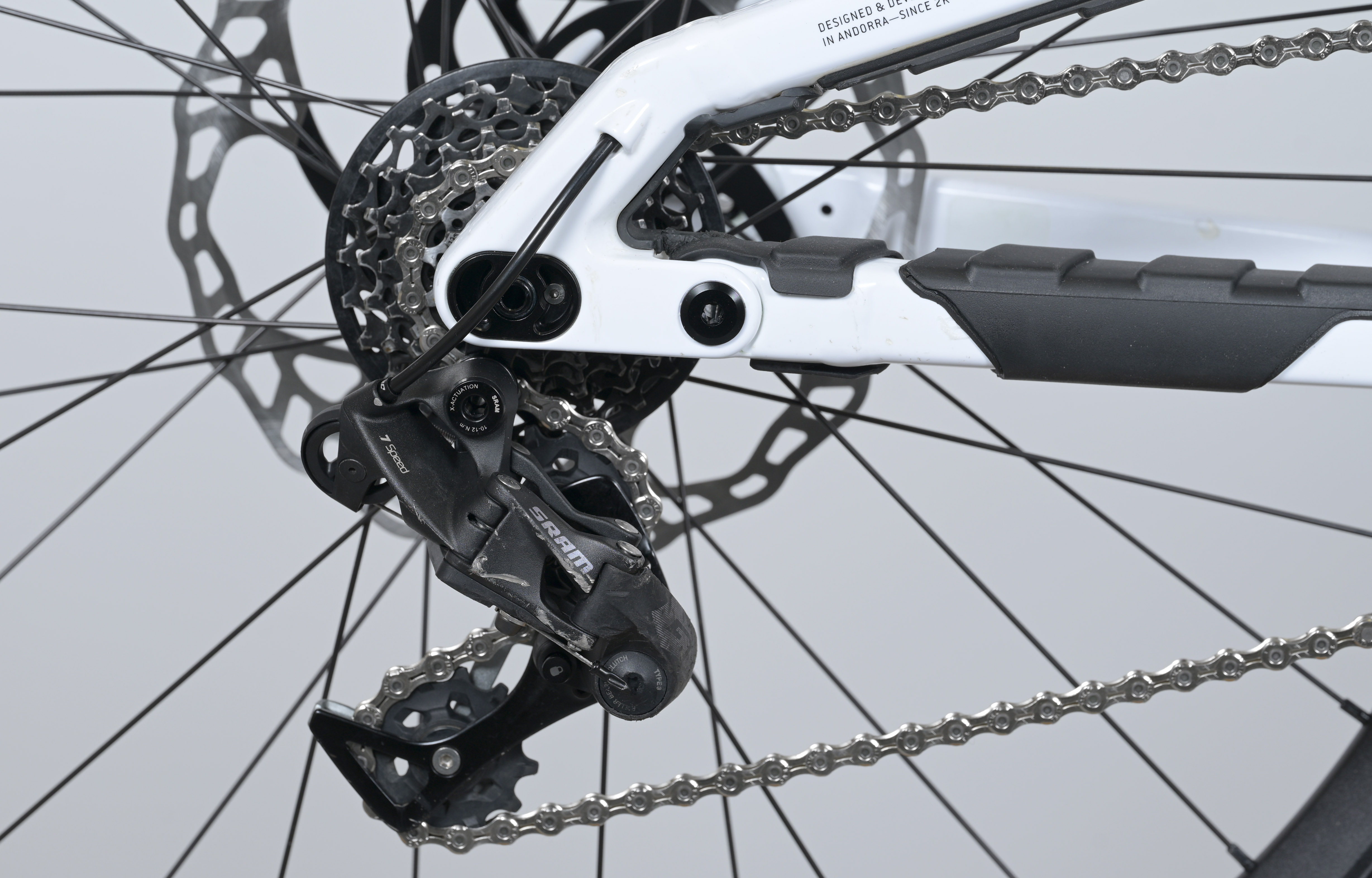 COMMENCAL SUPREME DH V5 ROCKSHOX PURE WHITE - L (24157103) image cover number large 4