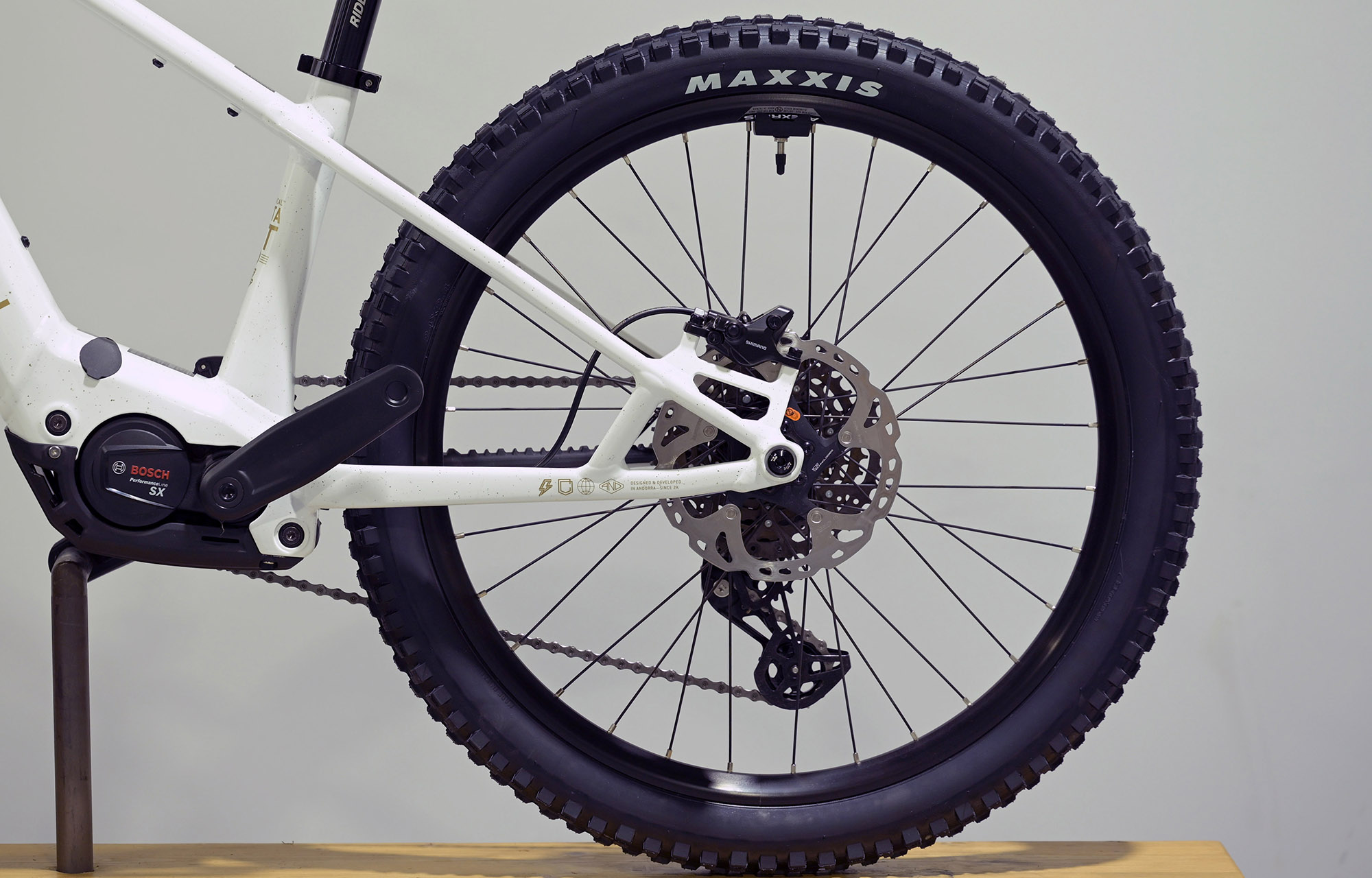 COMMENCAL META HT 24 POWER GLITTERY WHITE - (24173700) 0 km image cover number large 5