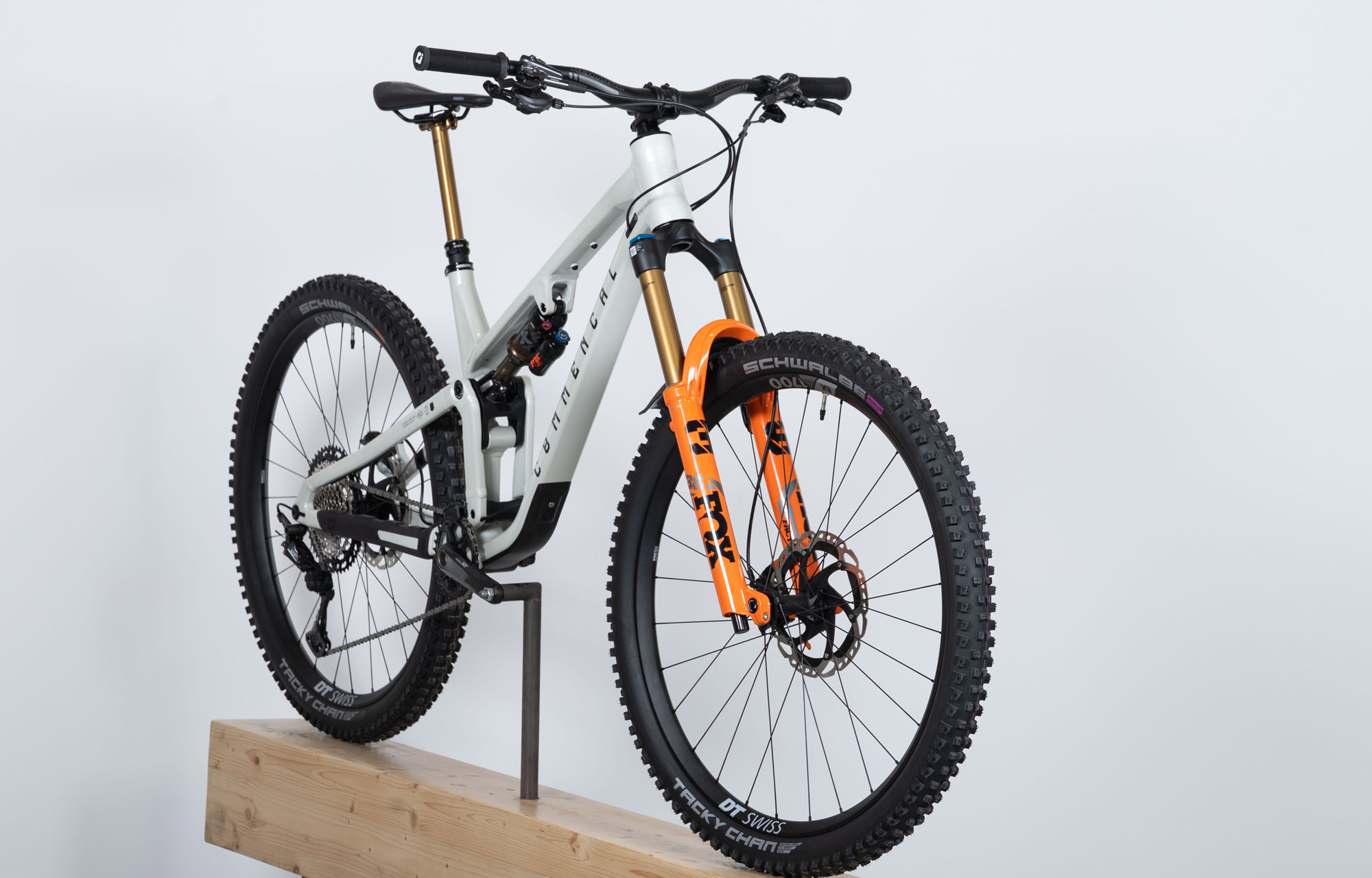 COMMENCAL META V5 SIGNATURE CLEAR SILVER - L (23121003) image large number 2