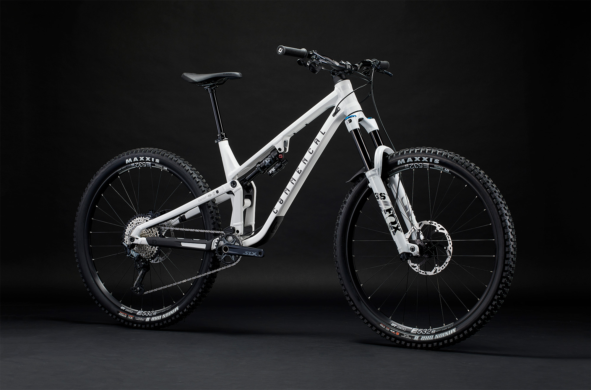 COMMENCAL META V5 ESSENTIAL PURE WHITE image number null