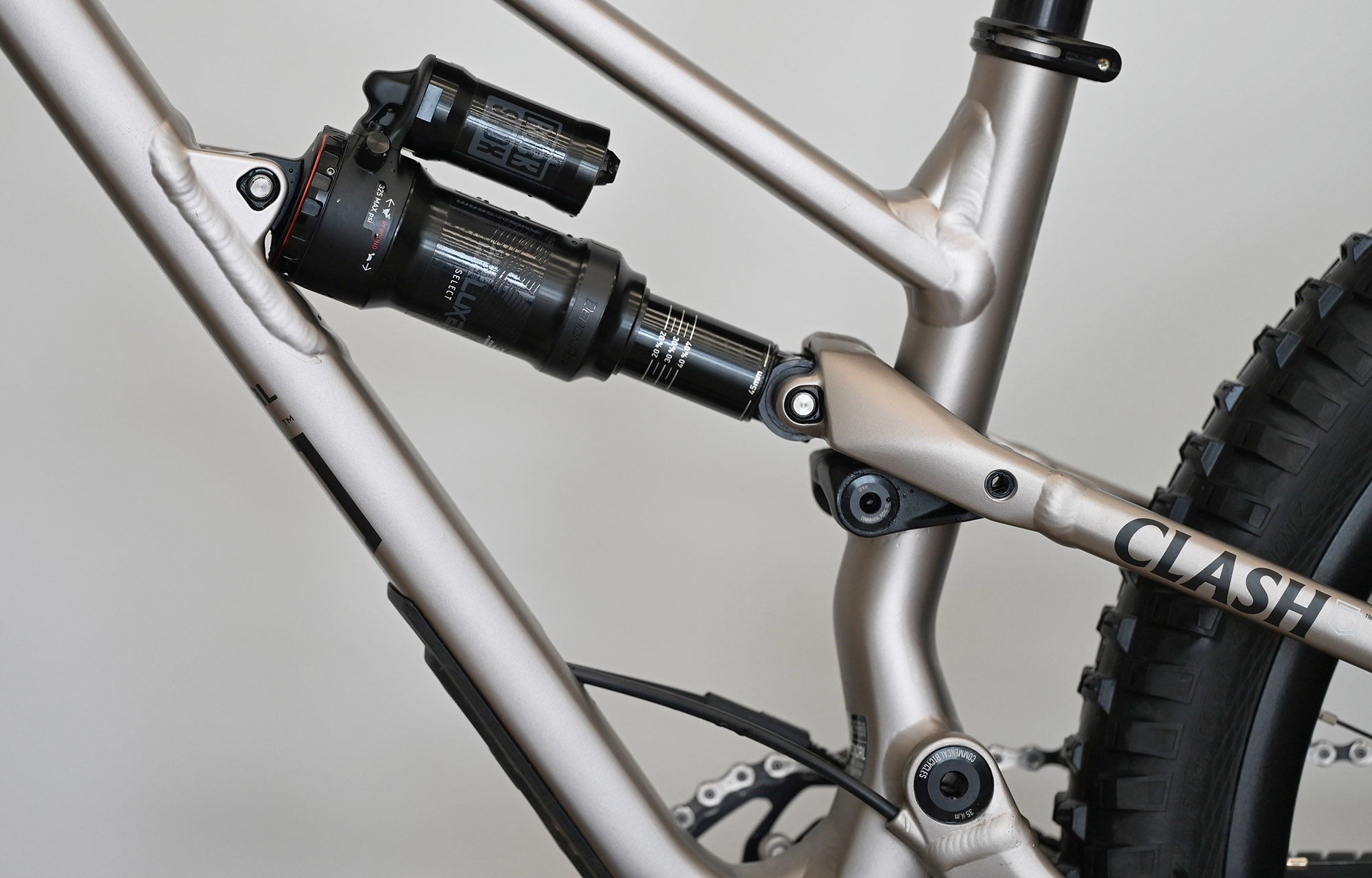 COMMENCAL CLASH 24 V2 CHAMPAGNE (22170600) image cover number large 3