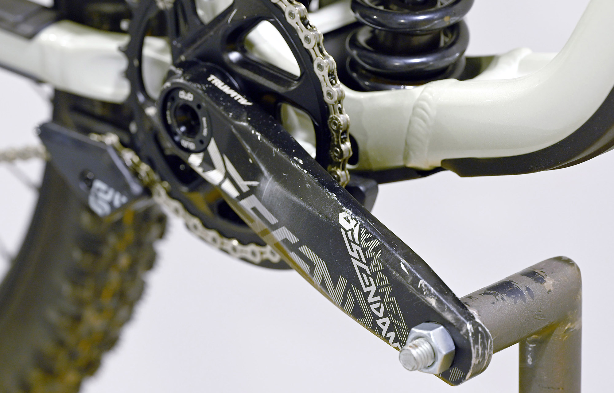COMMENCAL SUPREME DH V5 ESSENTIAL CLEAR SILVER - L (23150103) image number null