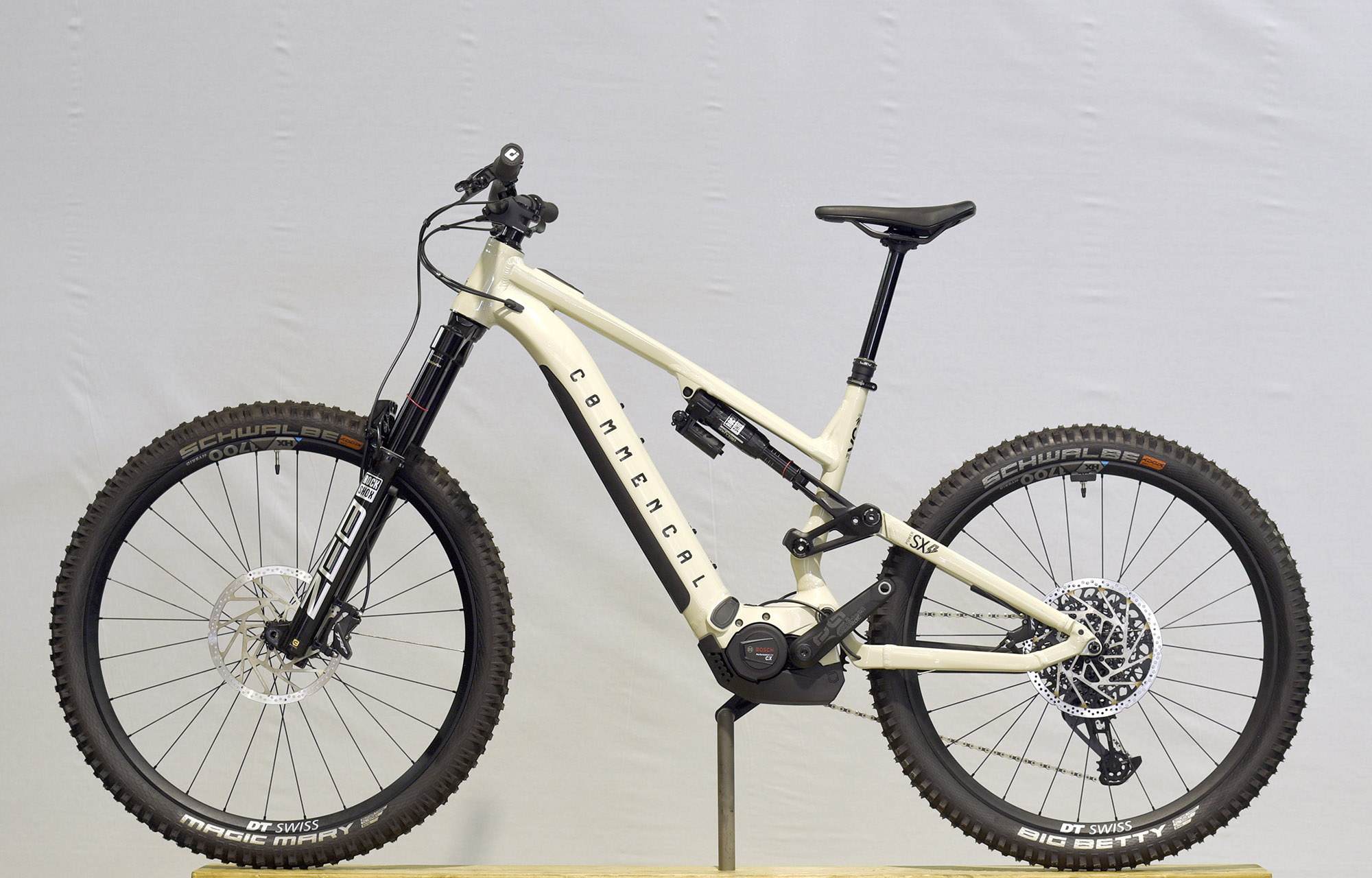 COMMENCAL META POWER SX BOSCH RACE CHALK - L (23181403) 4 km image number null
