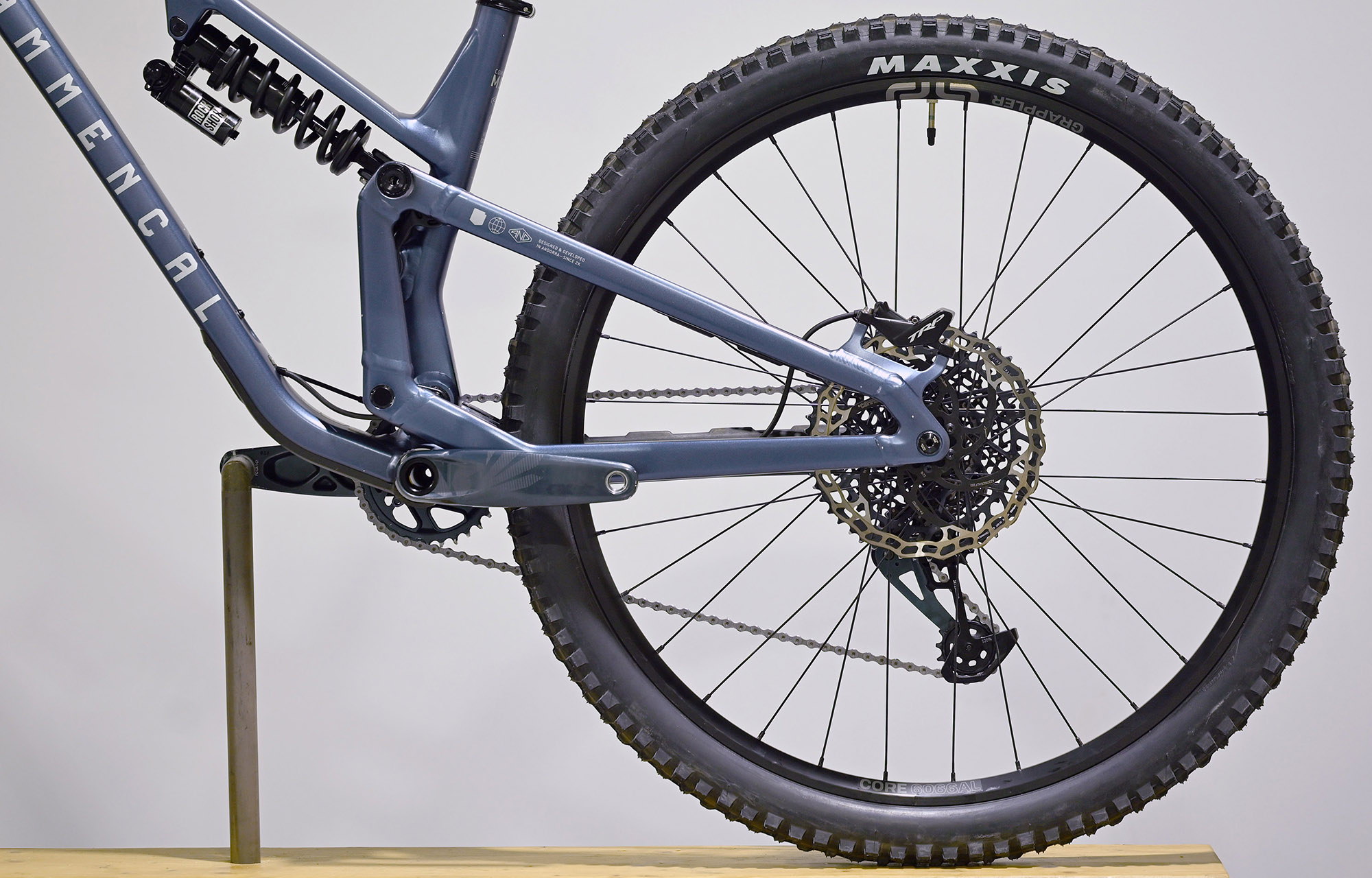 COMMENCAL META V5 RACE SPARKLY BLUE - M (23121302) image cover number large 5