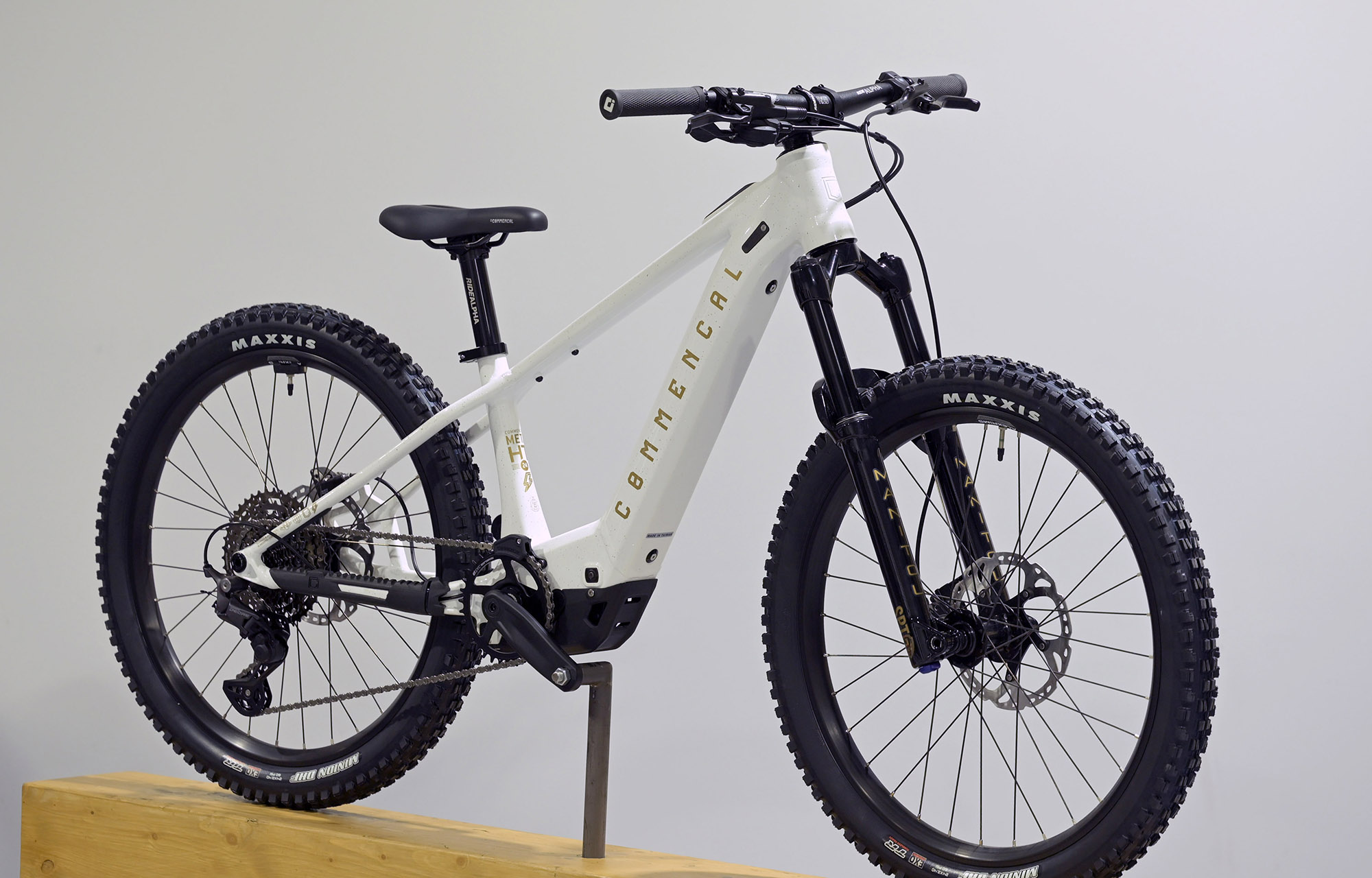 COMMENCAL META HT 24 POWER GLITTERY WHITE - (24173700) 0 km image cover number large 2