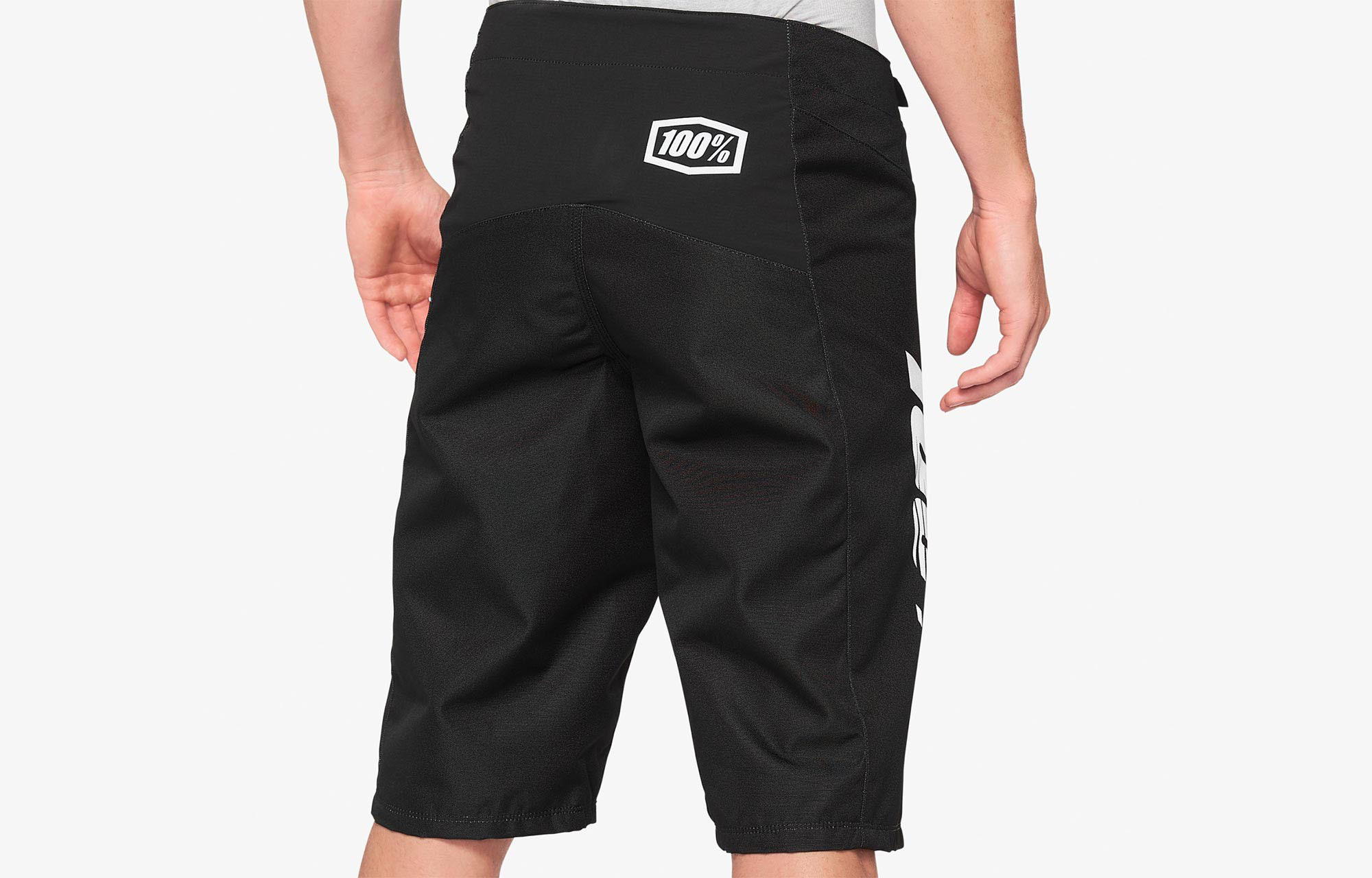 PANTALONI CORTI 100% R-CORE BLACK/WHITE image number 0
