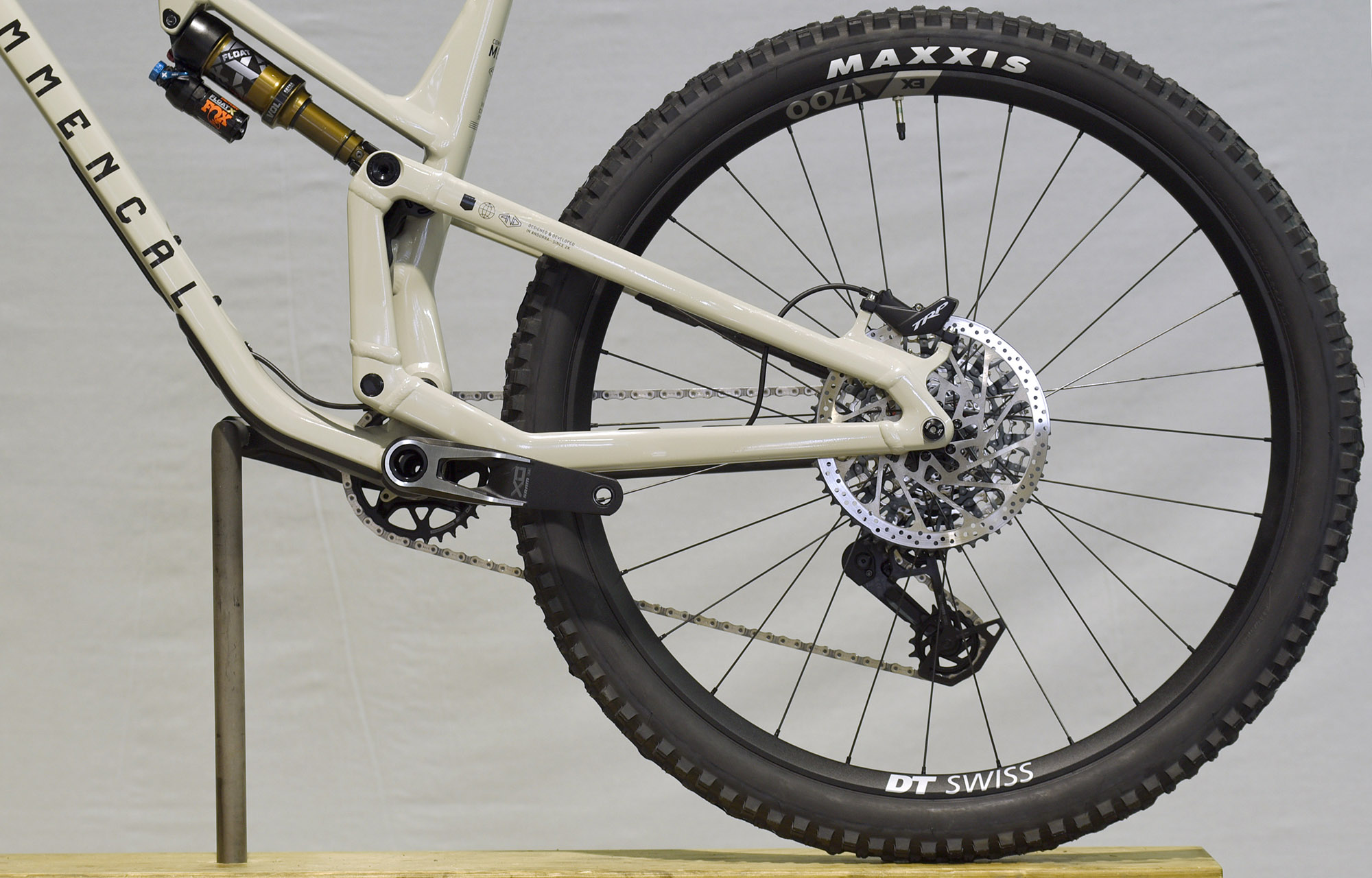 COMMENCAL META V5 T-TYPE CHALK - L (23120903) image number null