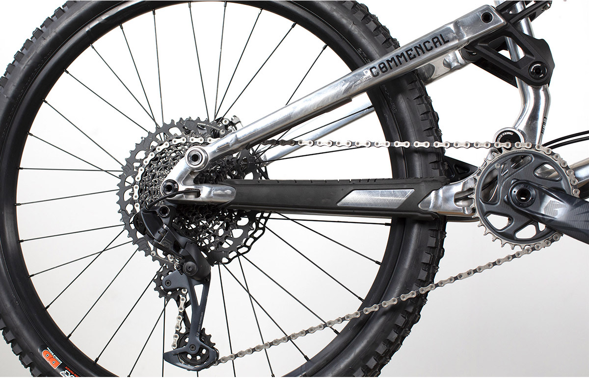 COMMENCAL META SX V4 HIGH POLISHED CRANKBROTHERS ALC - L (22METAAMSGALCL) image number null