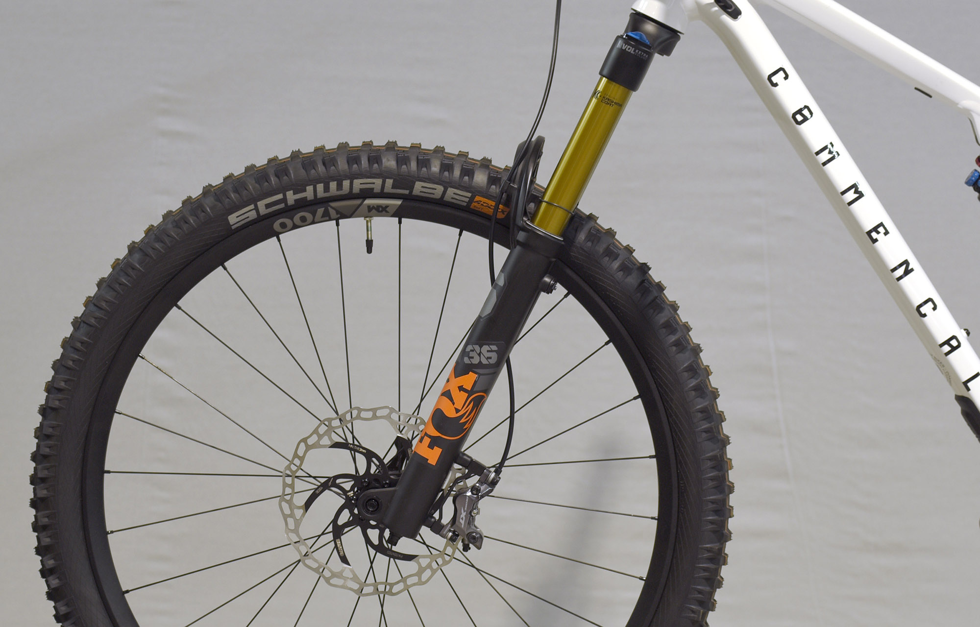 COMMENCAL META TR V4 SIGNATURE PURE WHITE - L (22124203) image number null
