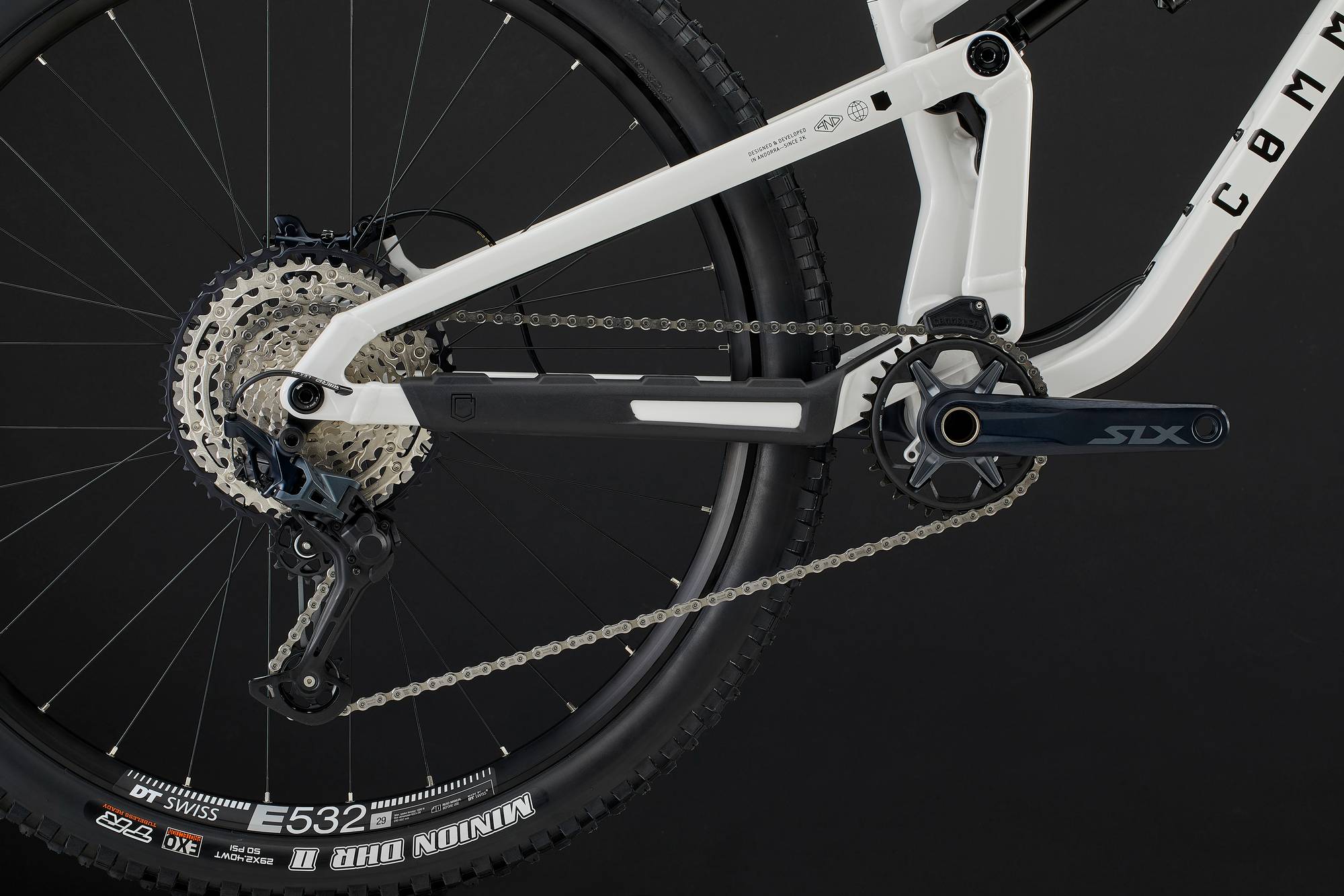 COMMENCAL META V5 ESSENTIAL PURE WHITE image number null