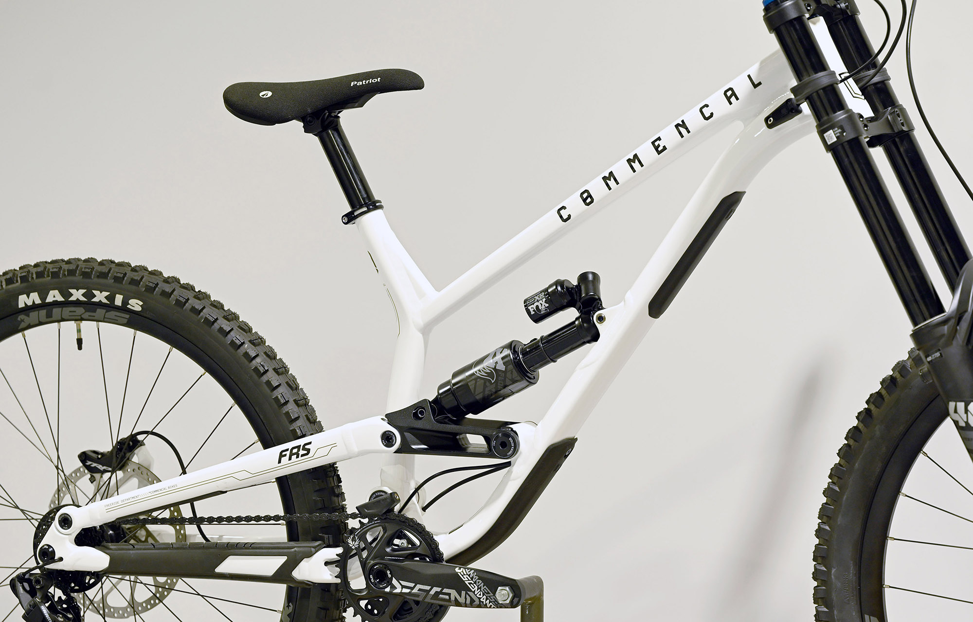 COMMENCAL FRS ESSENTIAL PURE WHITE - L (23150504) image number null