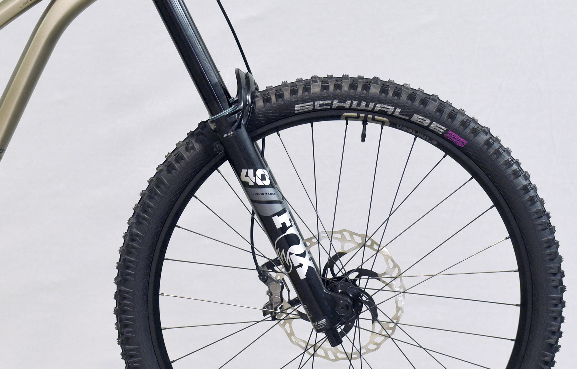 COMMENCAL SUPREME DH RACE CHAMPAGNE - M (22150102) image number null