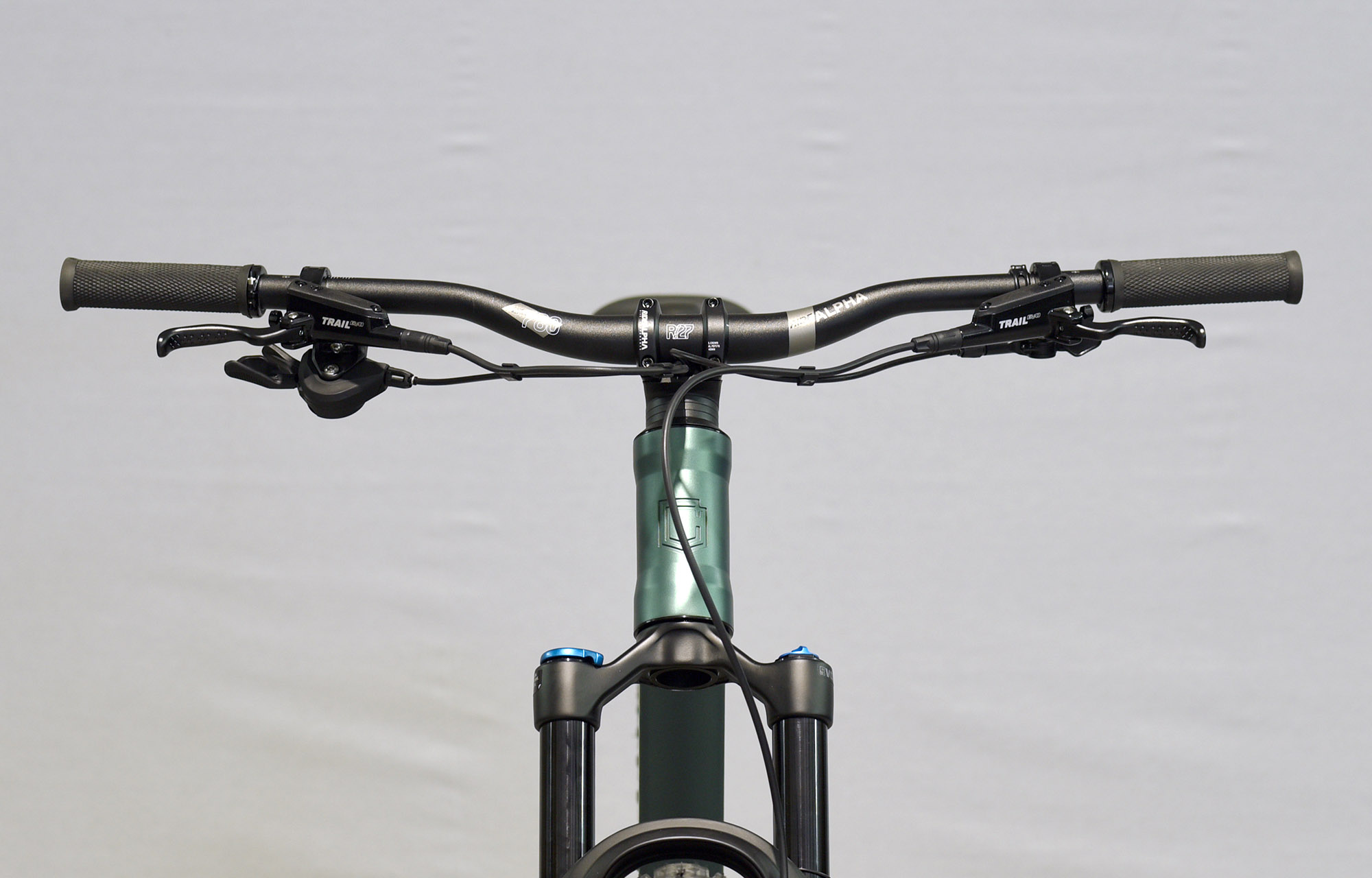 COMMENCAL T.E.M.P.O. ESSENTIAL METALLIC GREEN - L (22120903) image number null