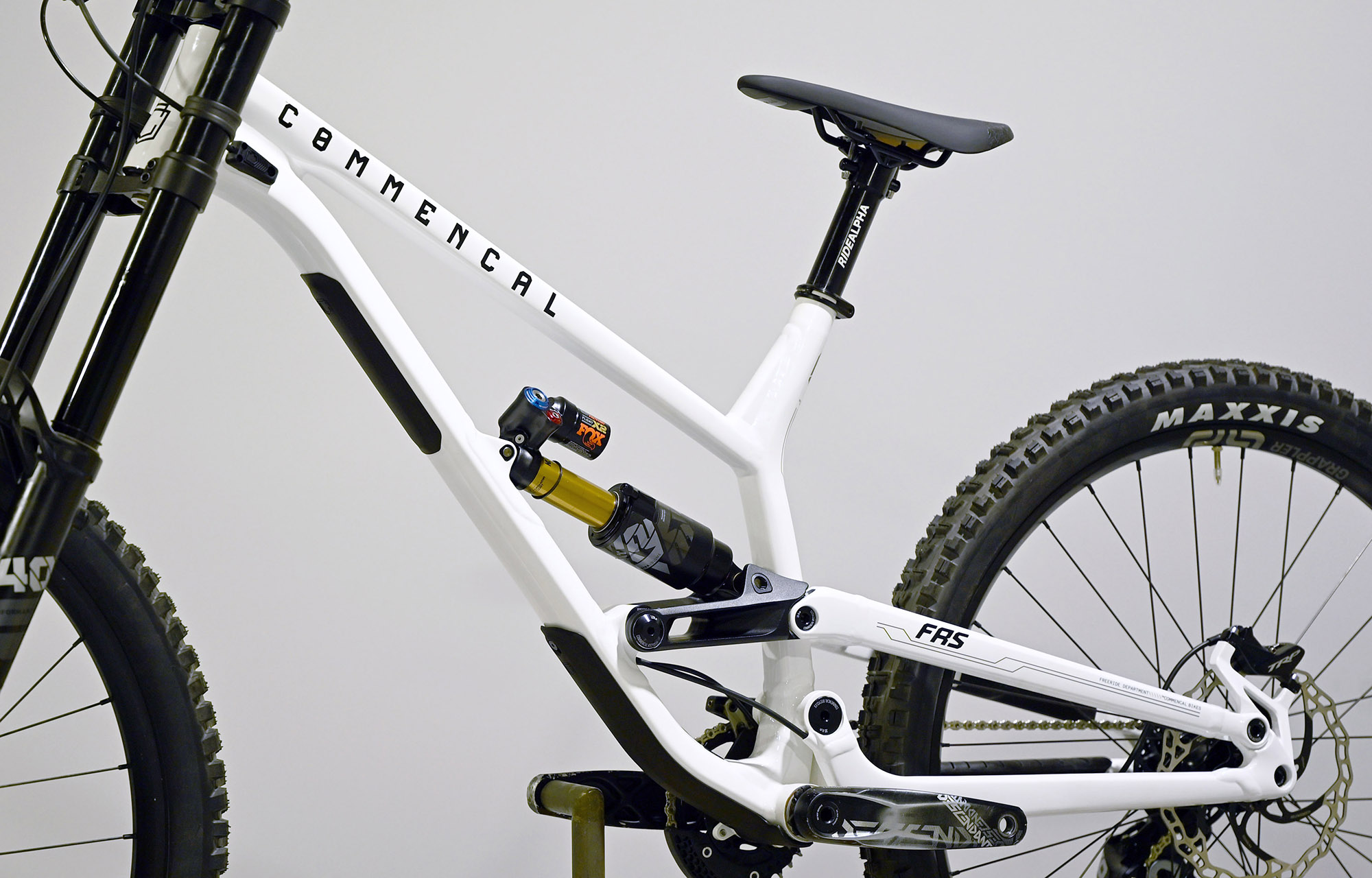 COMMENCAL FRS ESSENTIAL PURE WHITE - L (22150503) image cover number large 5