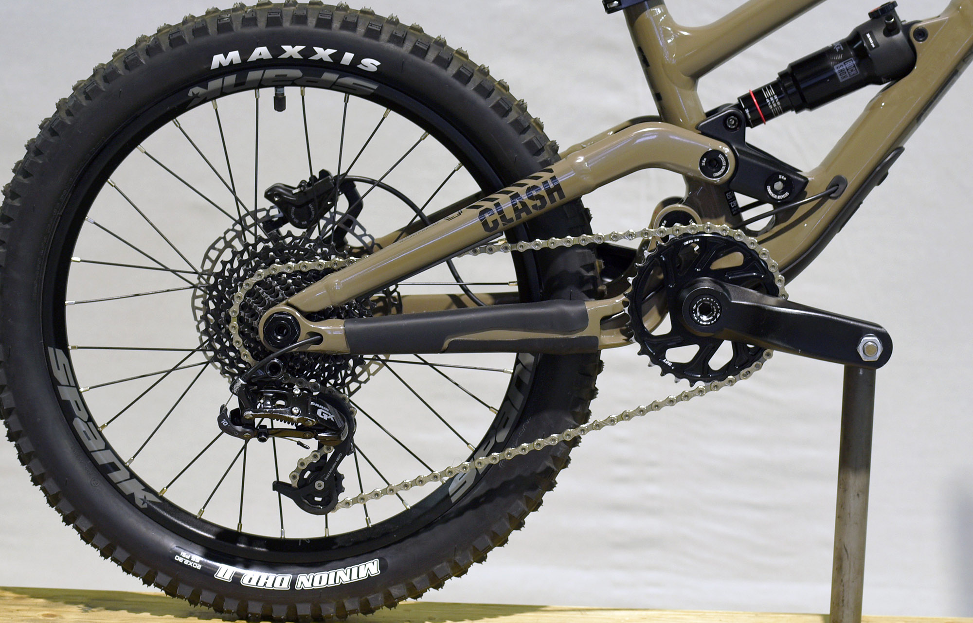 COMMENCAL CLASH 20 V1 DIRT - 20 (21175000) image number null