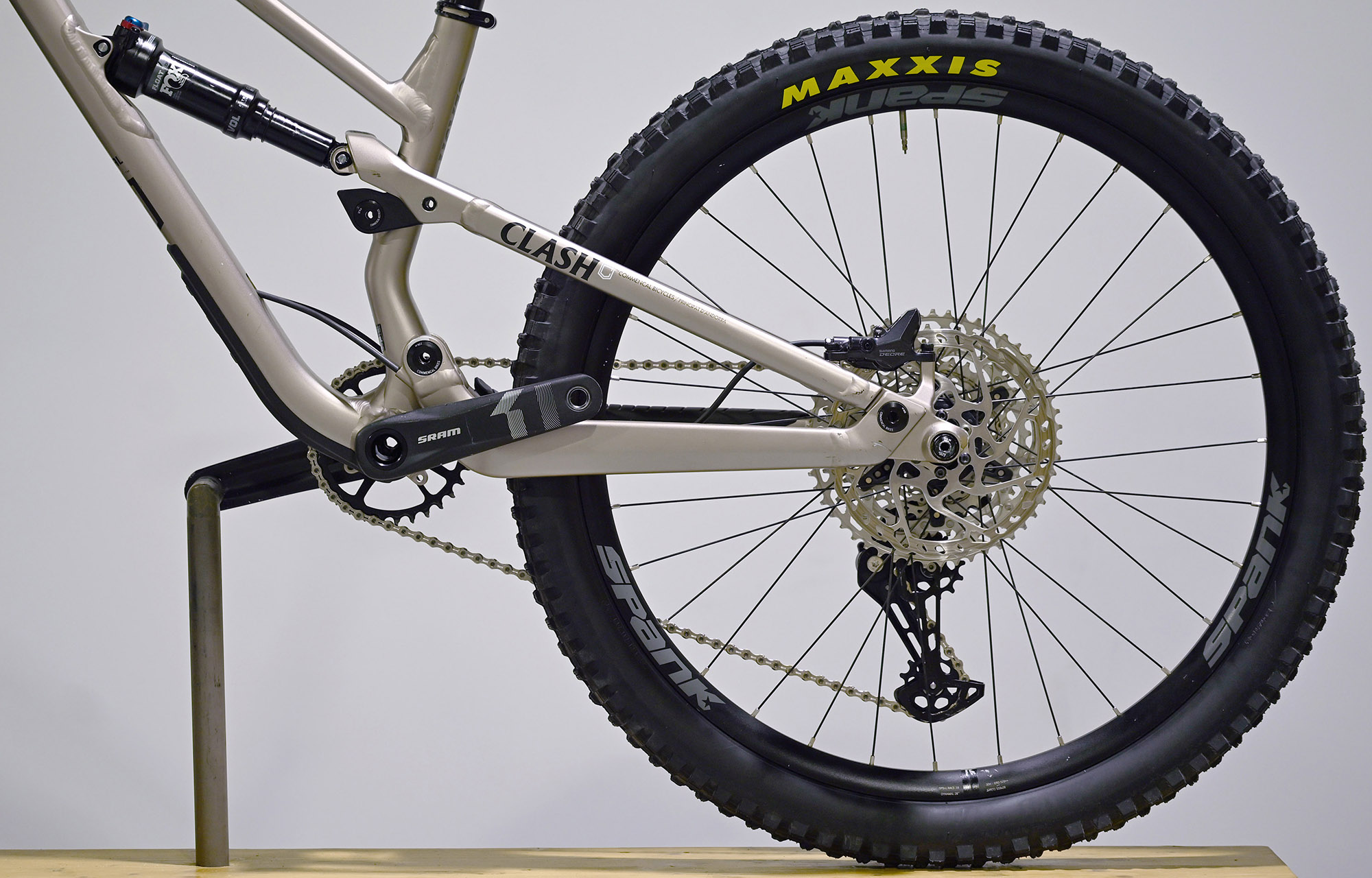 COMMENCAL CLASH JR CHAMPAGNE - (22170700) image cover number large 7