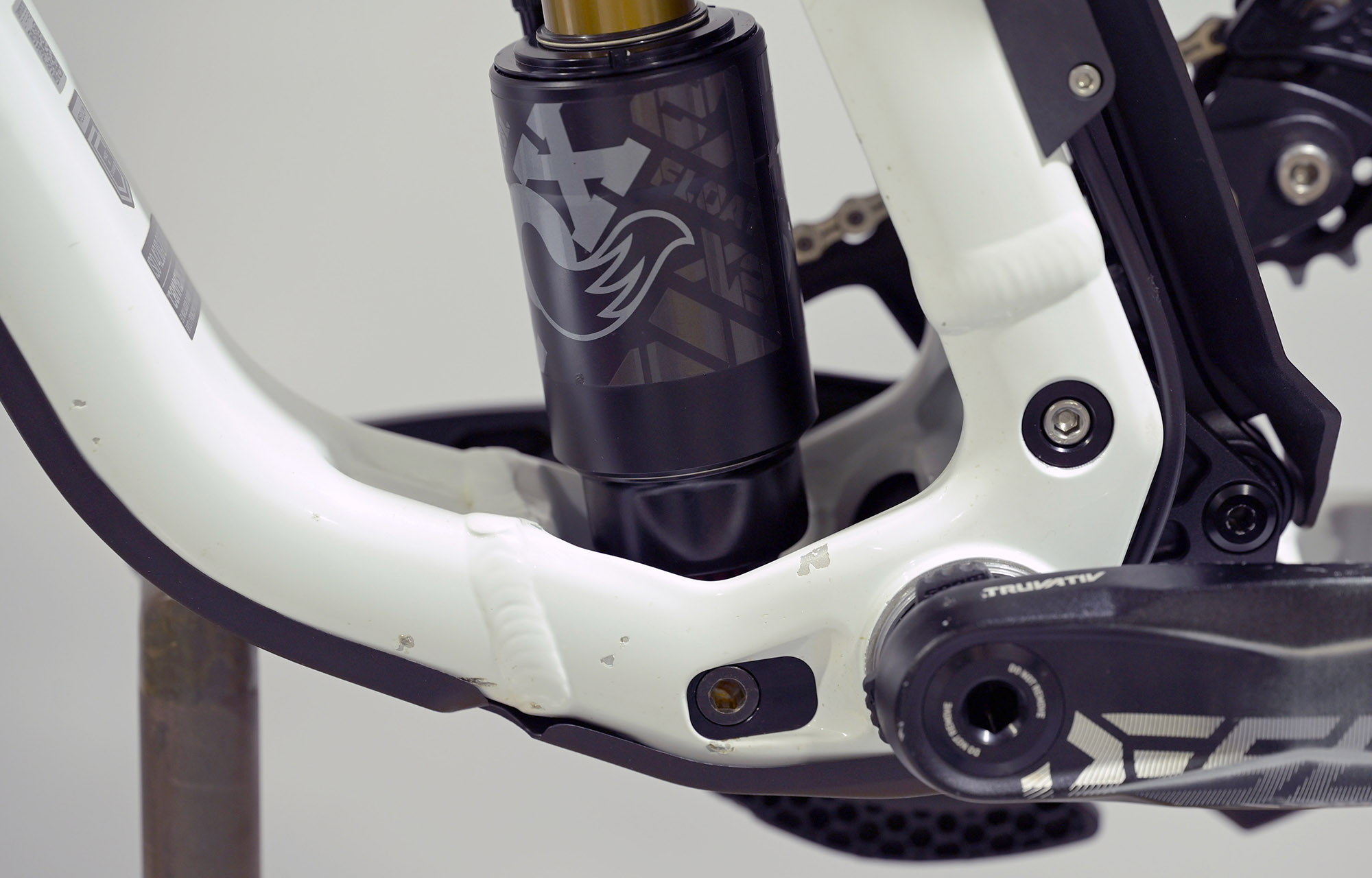 COMMENCAL SUPREME DH V5 SIGNATURE LTD PURE WHITE - M (23100055) image cover number large 7