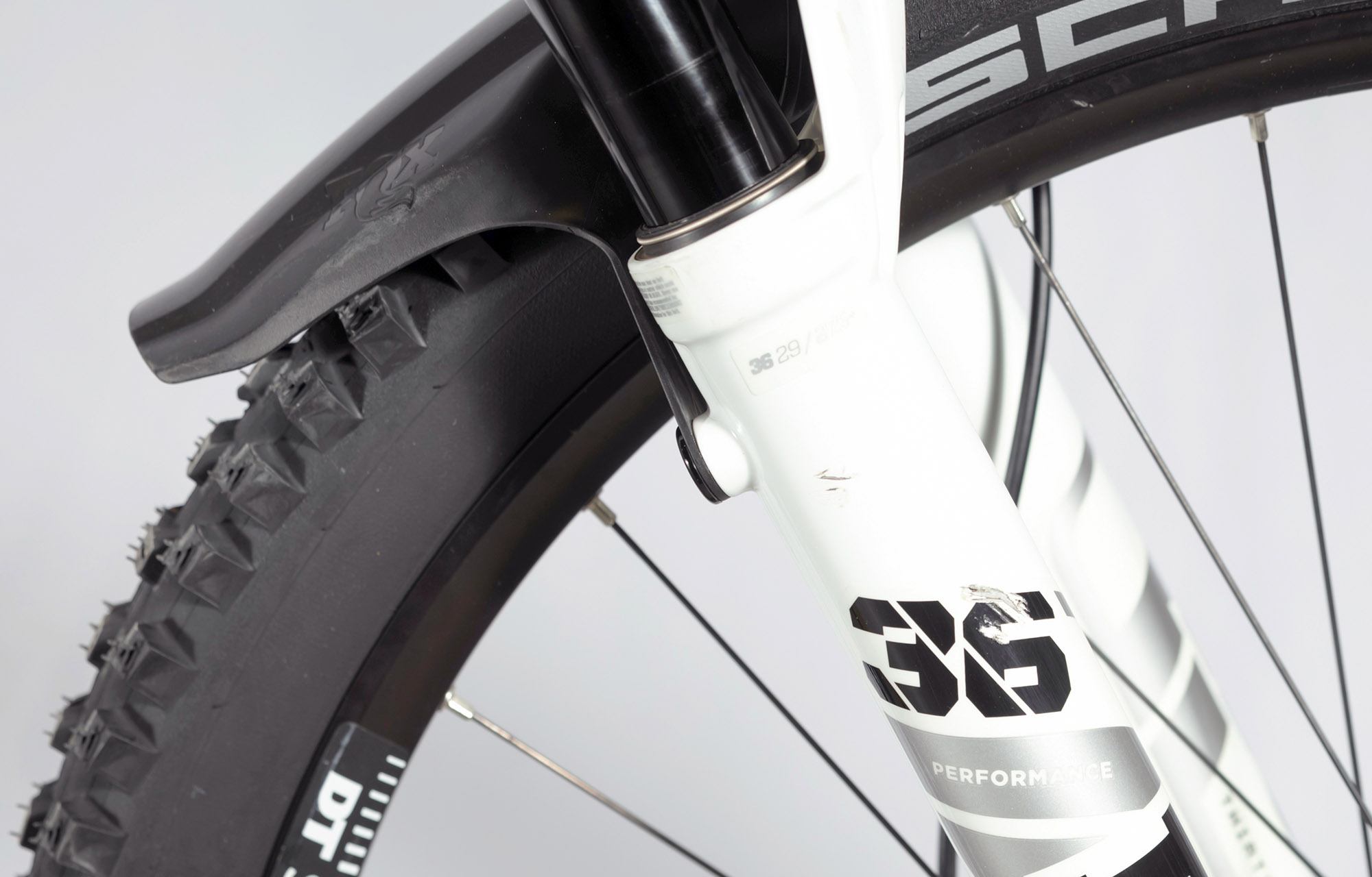 COMMENCAL META V5 ESSENTIAL PURE WHITE - M (23121202) image number null