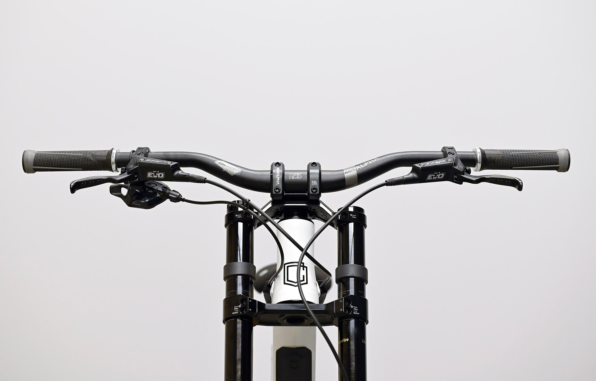 COMMENCAL FRS PARK PURE WHITE - M (24156502) image number null