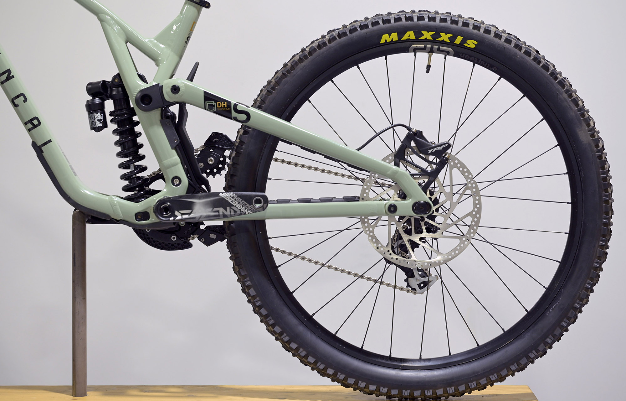 COMMENCAL SUPREME DH V5 ESSENTIAL HERITAGE GREEN - L (22150803) image cover number large 3