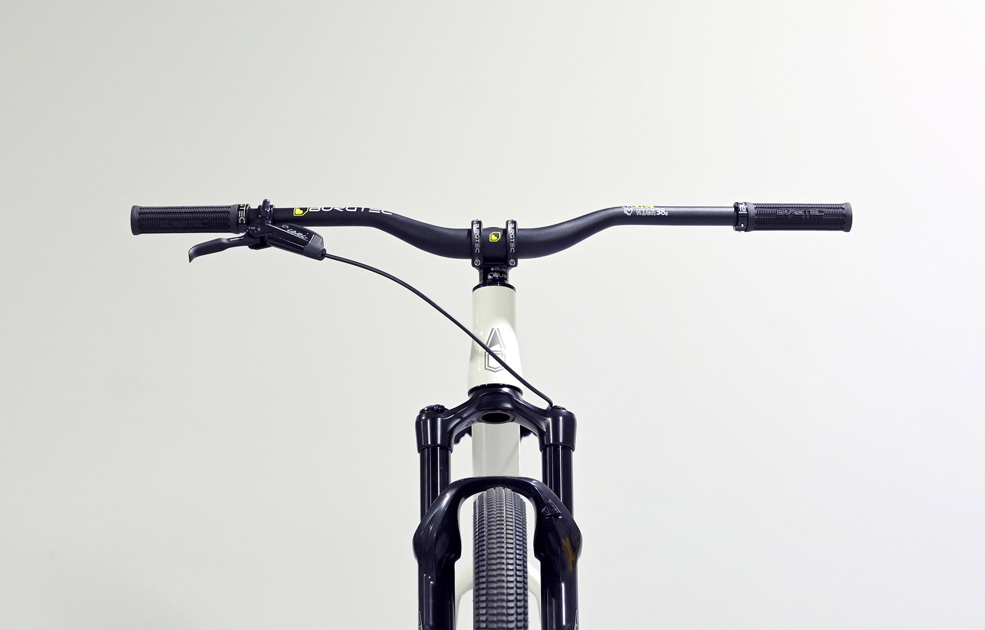 COMMENCAL ABSOLUT PIKE BLACK PURE WHITE - M (24141302) image cover number large 3