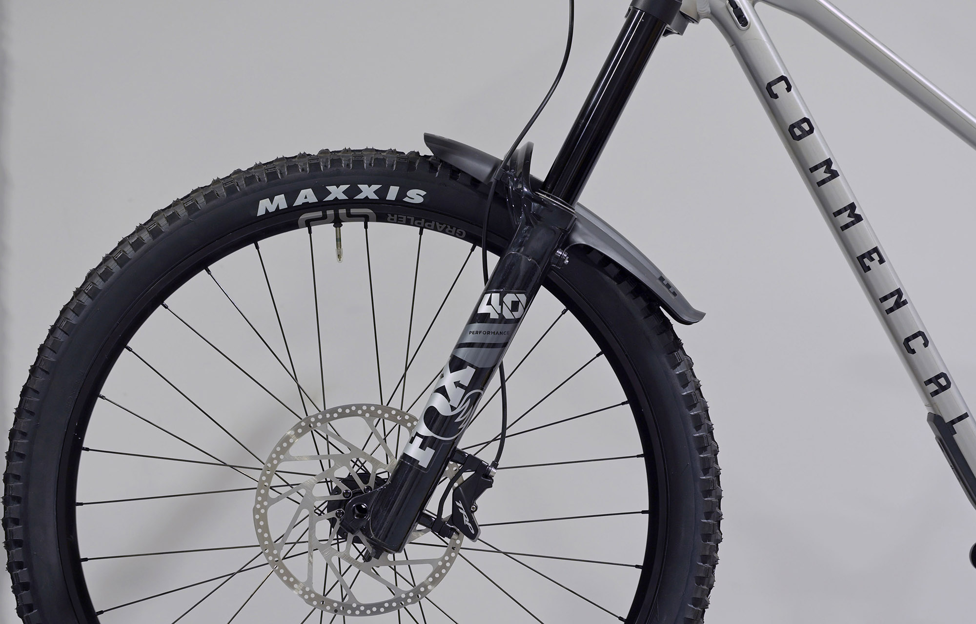 COMMENCAL SUPREME DH V5 ESSENTIAL SILVER - M (23150902) image cover number large 6