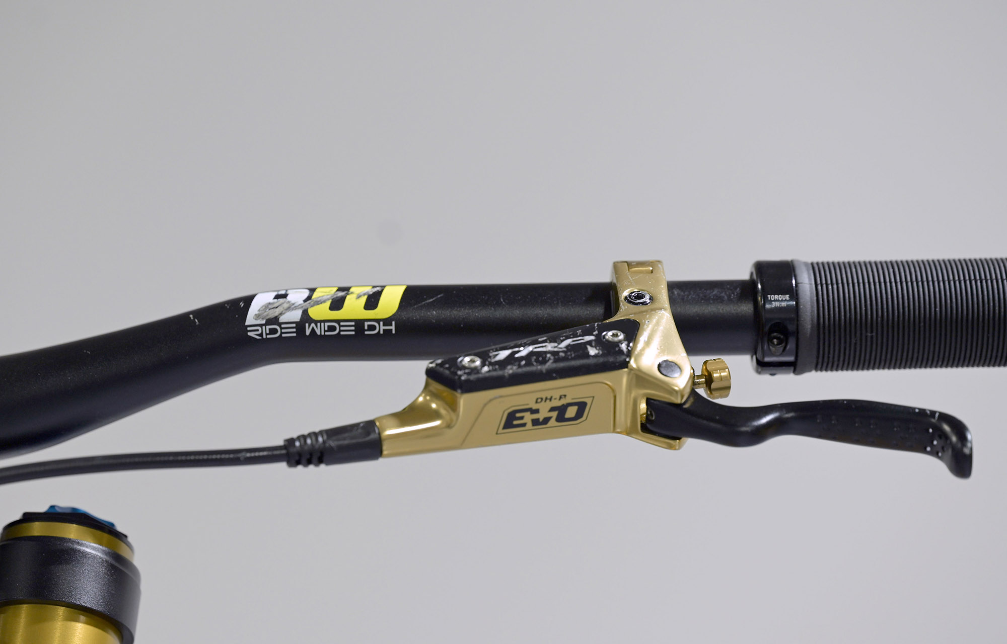 COMMENCAL SUPREME DH V5 SIGNATURE LTD GLITTERY WHITE - L (23151003) image cover number large 9