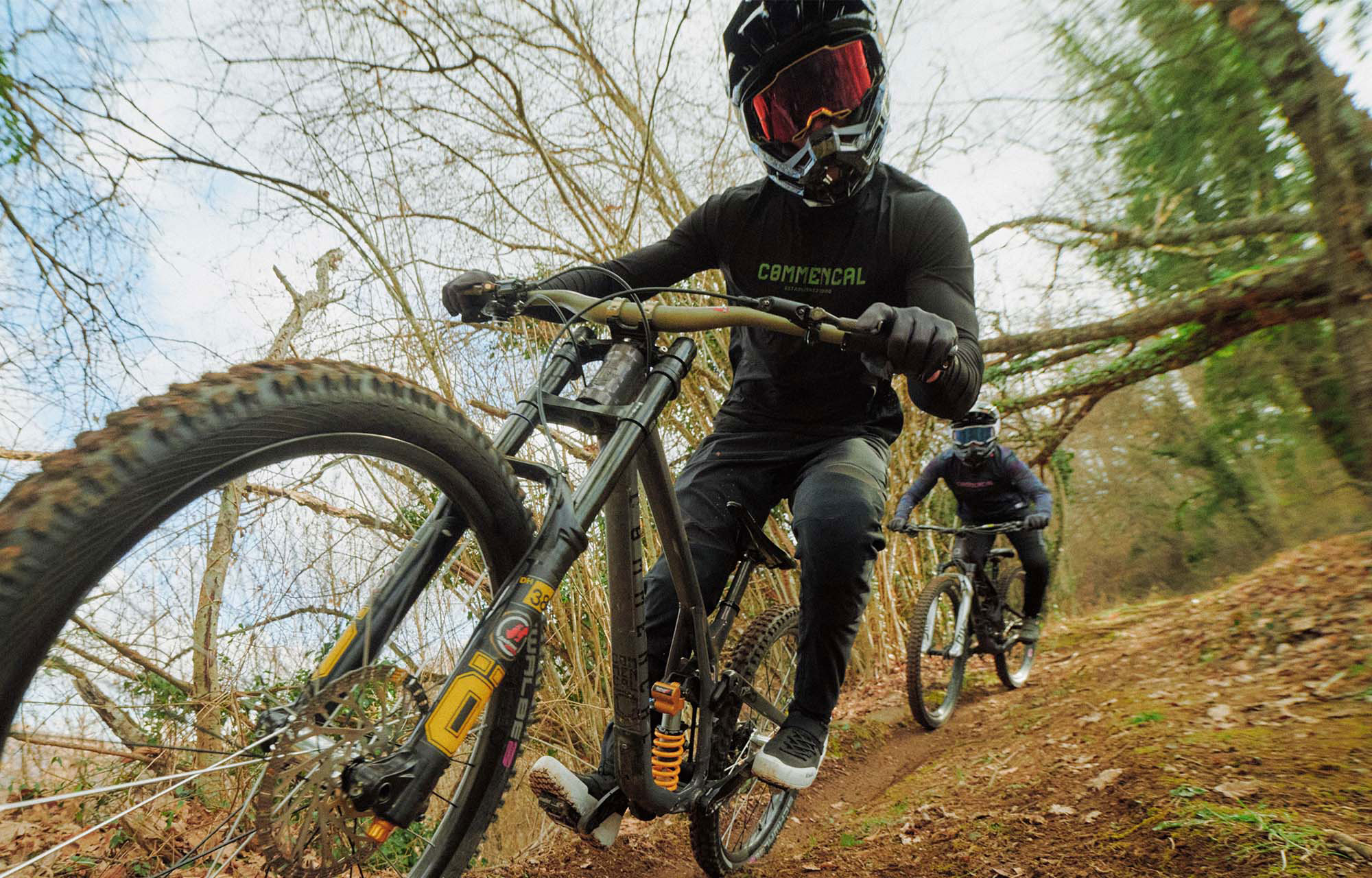 COMMENCAL CORPORATE LONG SLEEVE JERSEY BLACK AND ELECTRIC GREEN image number 4