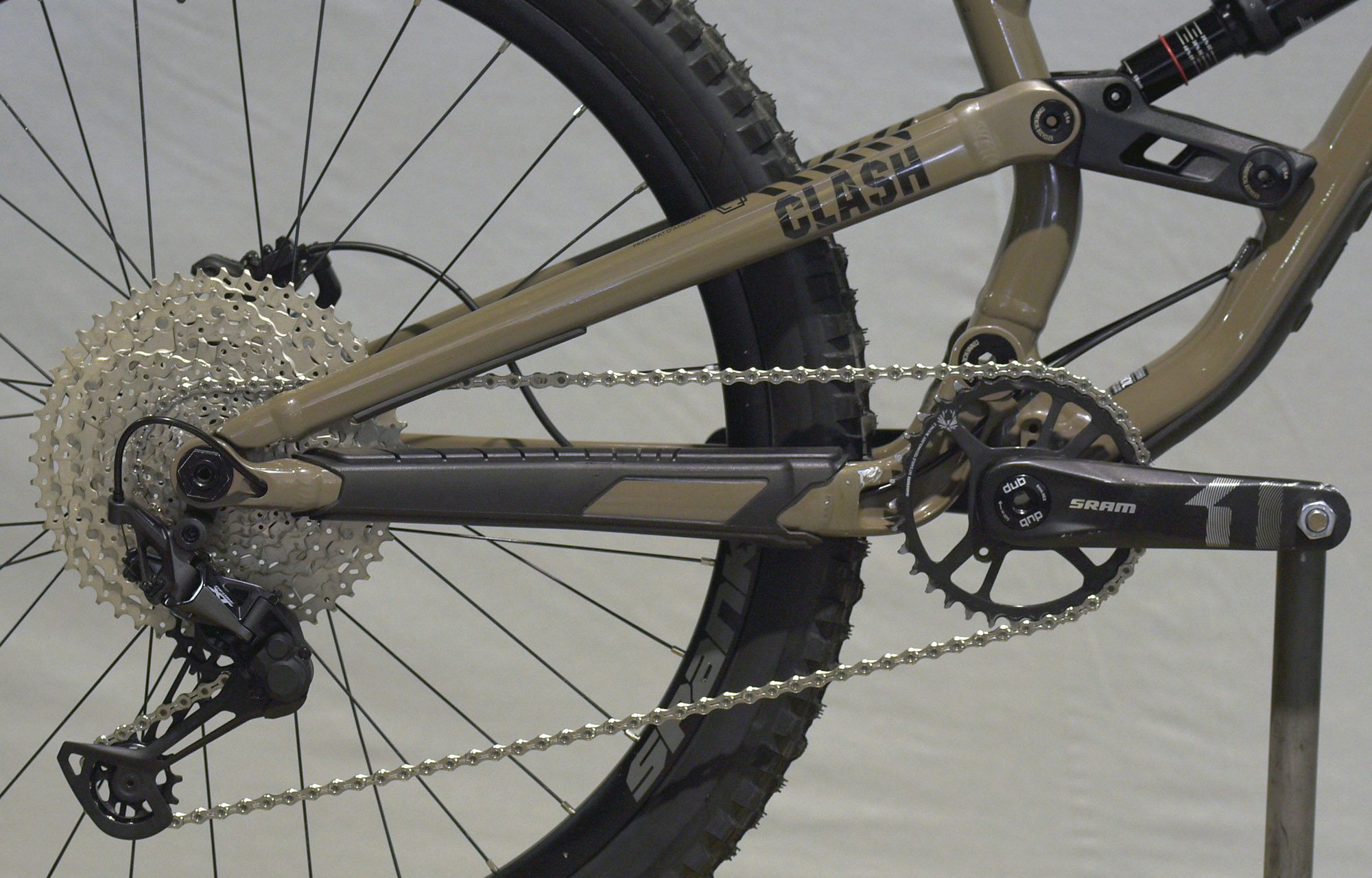 COMMENCAL CLASH JR DIRT MAXXIS - JR (21175200) image number null