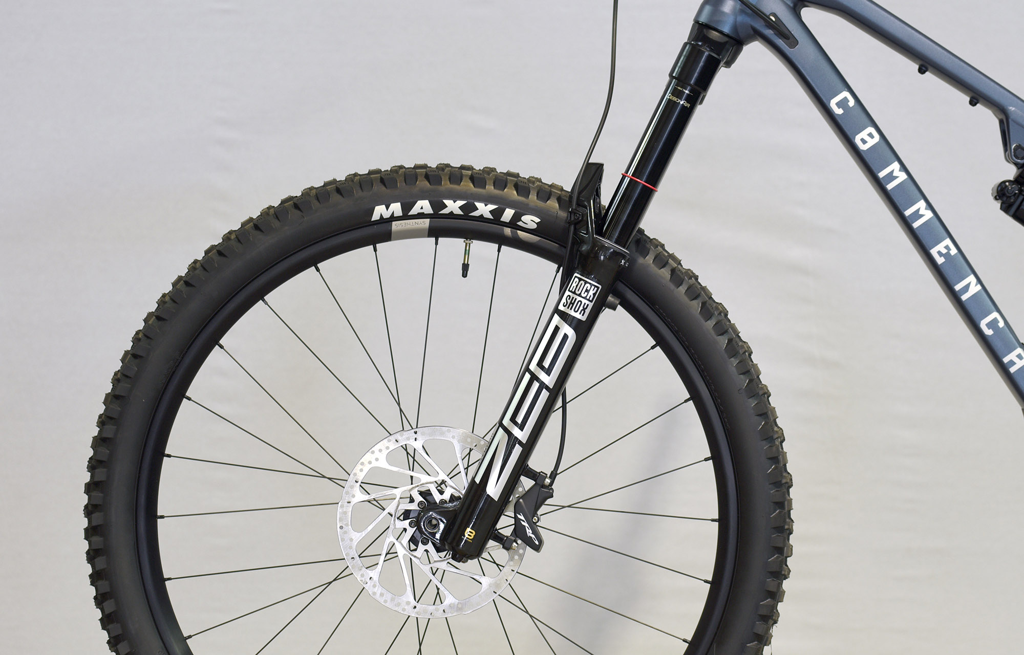 COMMENCAL META SX V5 RACE SPARKLY BLUE - L (23131703) image number null