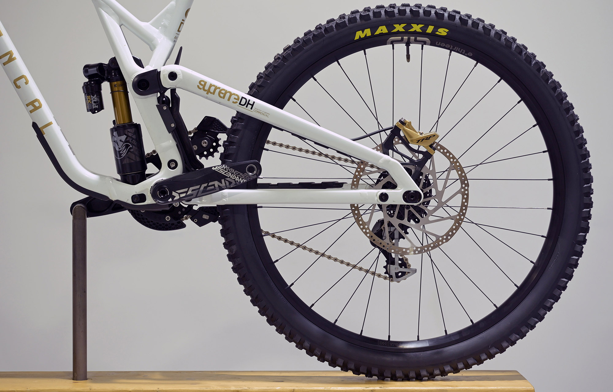 COMMENCAL SUPREME DH V5 SIGNATURE LTD PURE WHITE - M (23151002) image cover number large 3