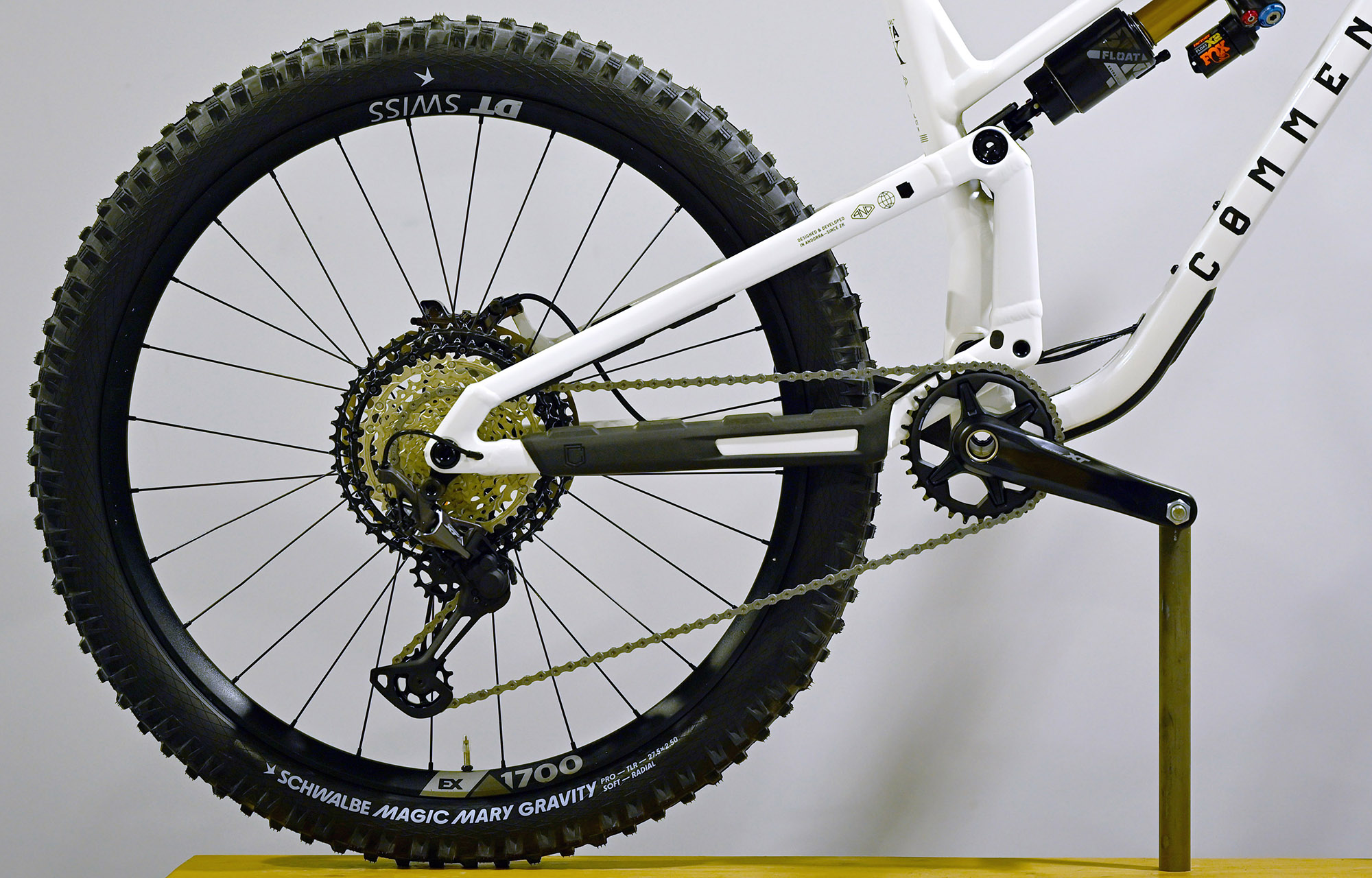 COMMENCAL META SX V5 SIGNATURE CLEAR SILVER - M (23131902) image cover number large 0