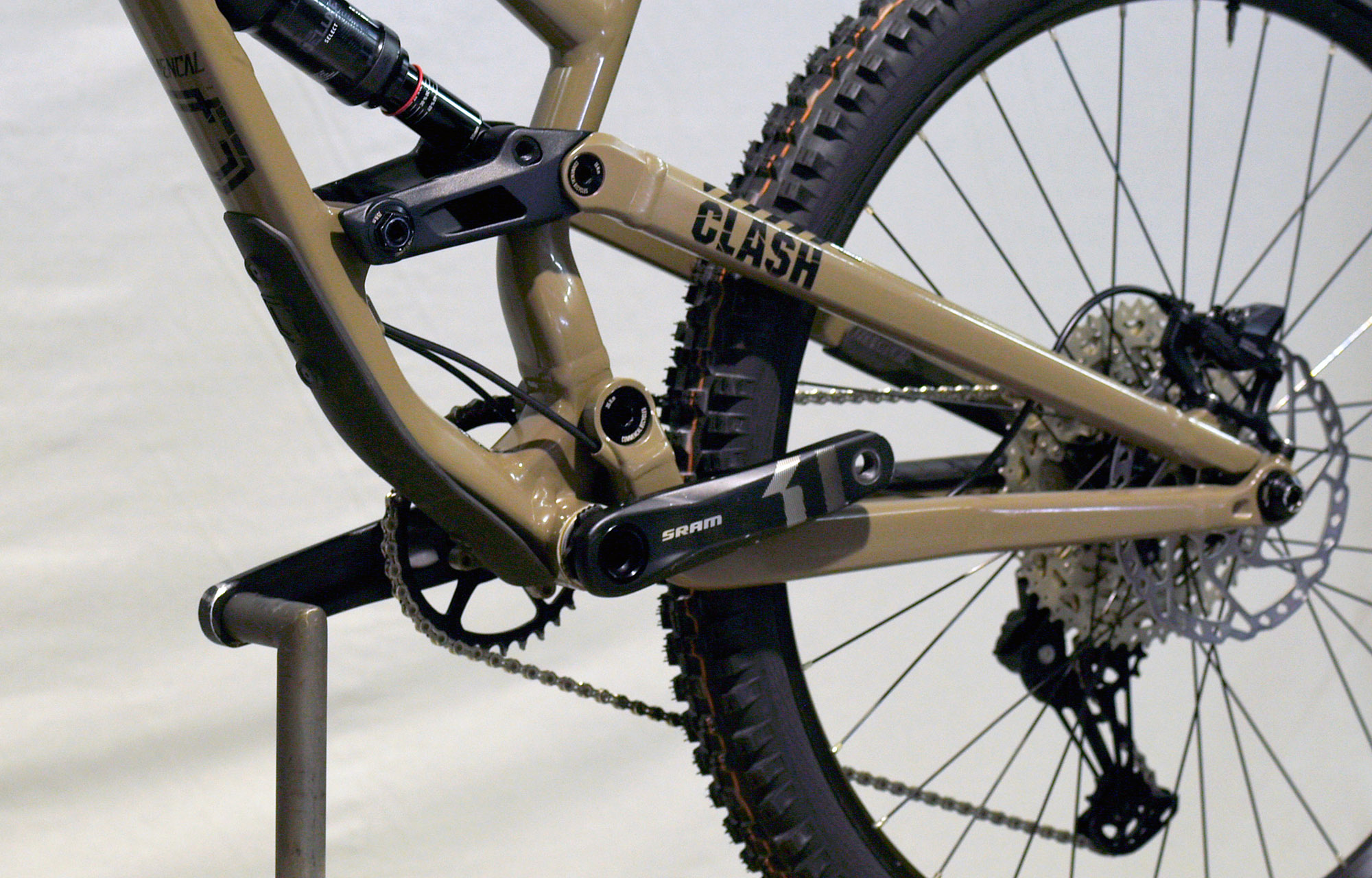 COMMENCAL CLASH JR DIRT MAXXIS - JR (21175200) image number null