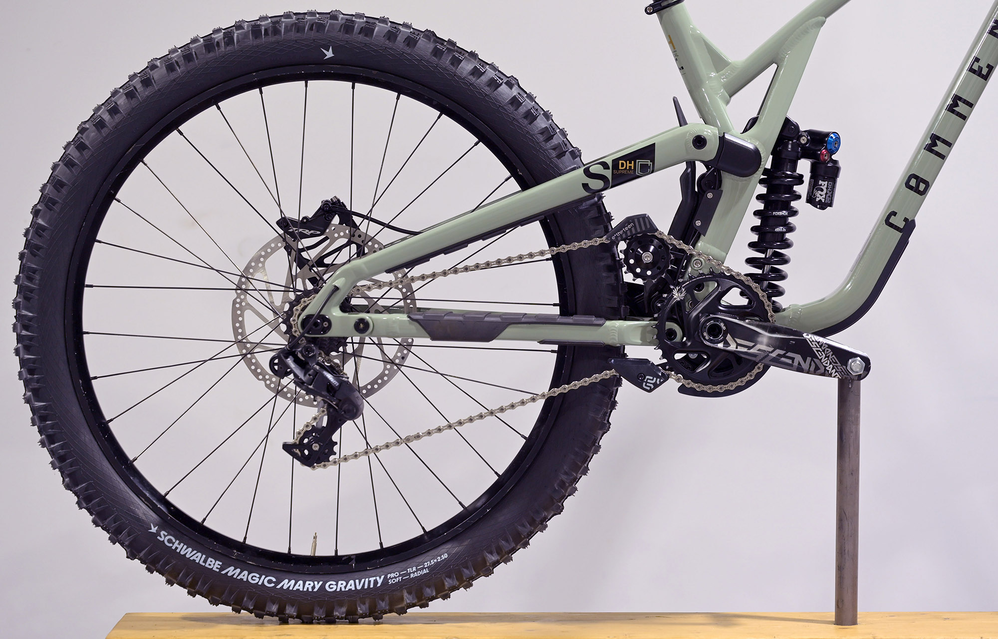 COMMENCAL SUPREME DH V5 ESSENTIAL HERITAGE GREEN - M (22150802) image cover number large 0
