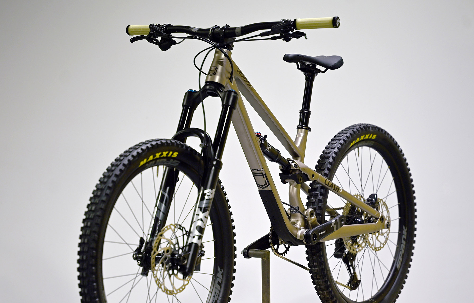 COMMENCAL CLASH JR CHAMPAGNE - (22170700) image cover number large 6