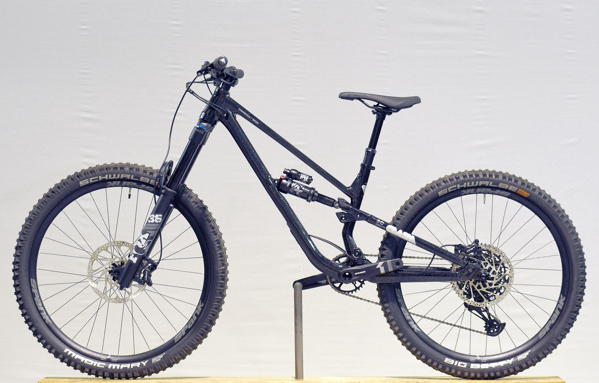 COMMENCAL CLASH XS GLITTERY BLACK - (23170800) image number null