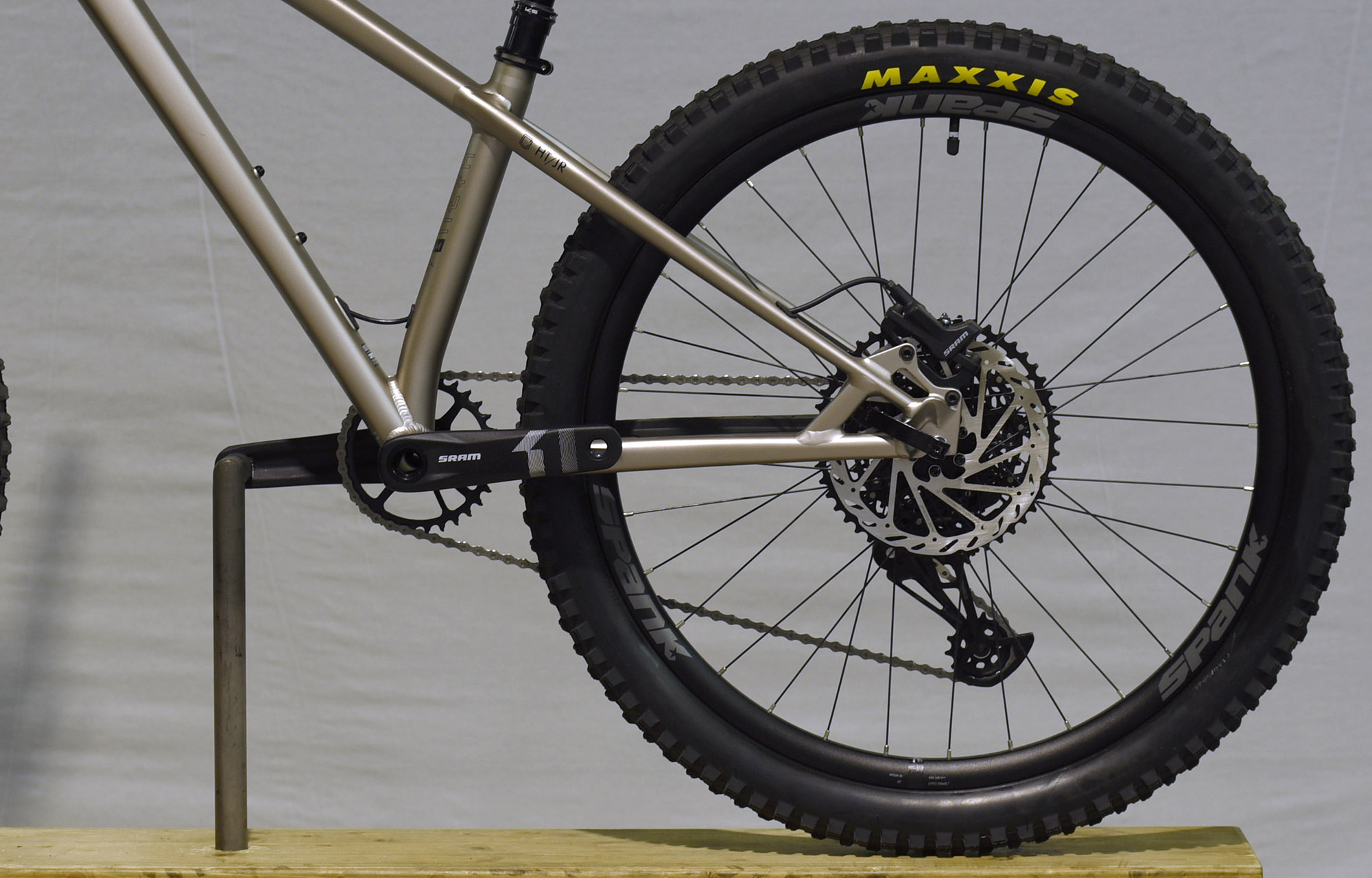 COMMENCAL META HT JR V2 CHAMPAGNE -  (22170300) image number null