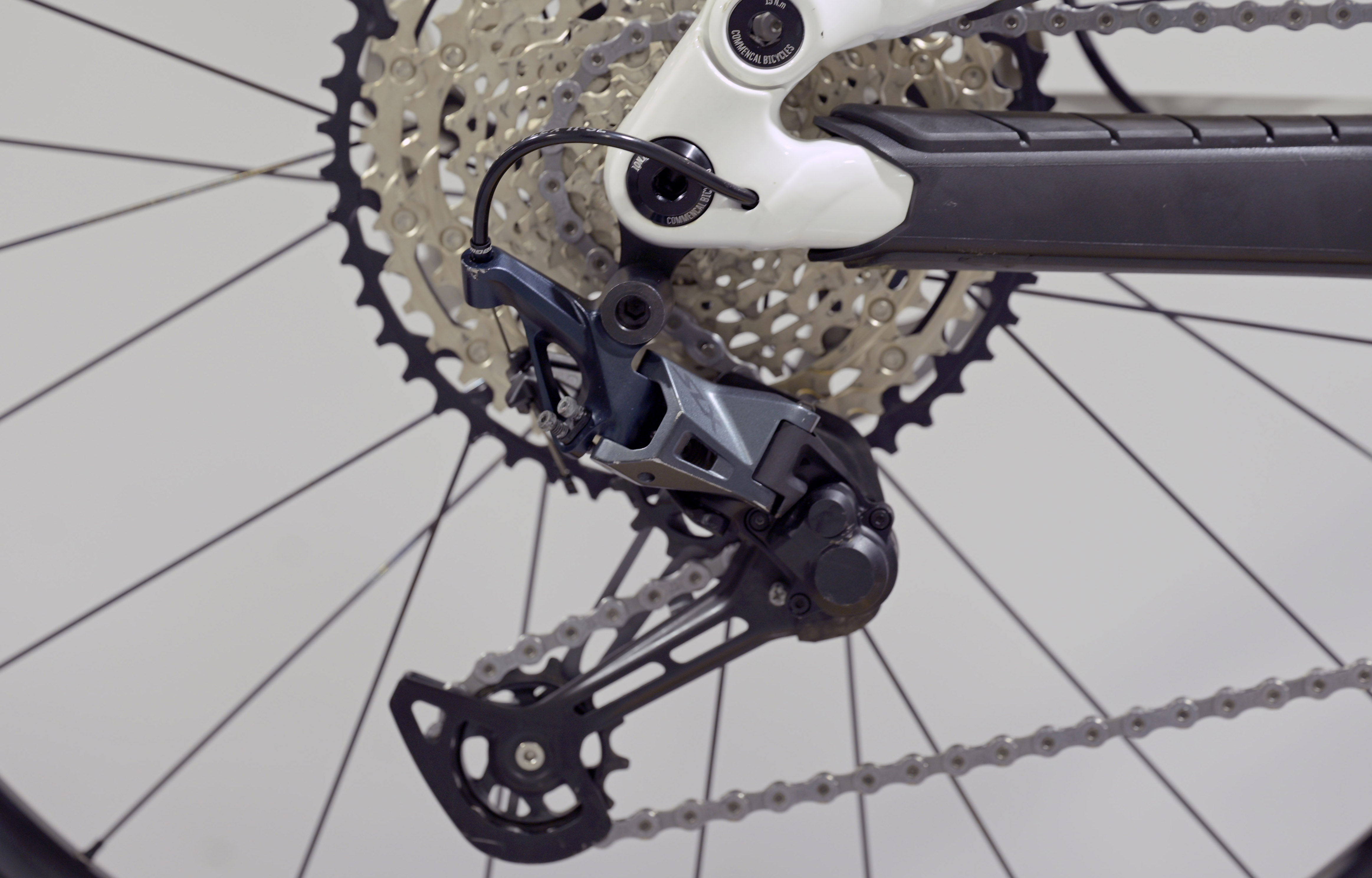 COMMENCAL CLASH ESSENTIAL PURE WHITE - M (24135602) image cover number large 5