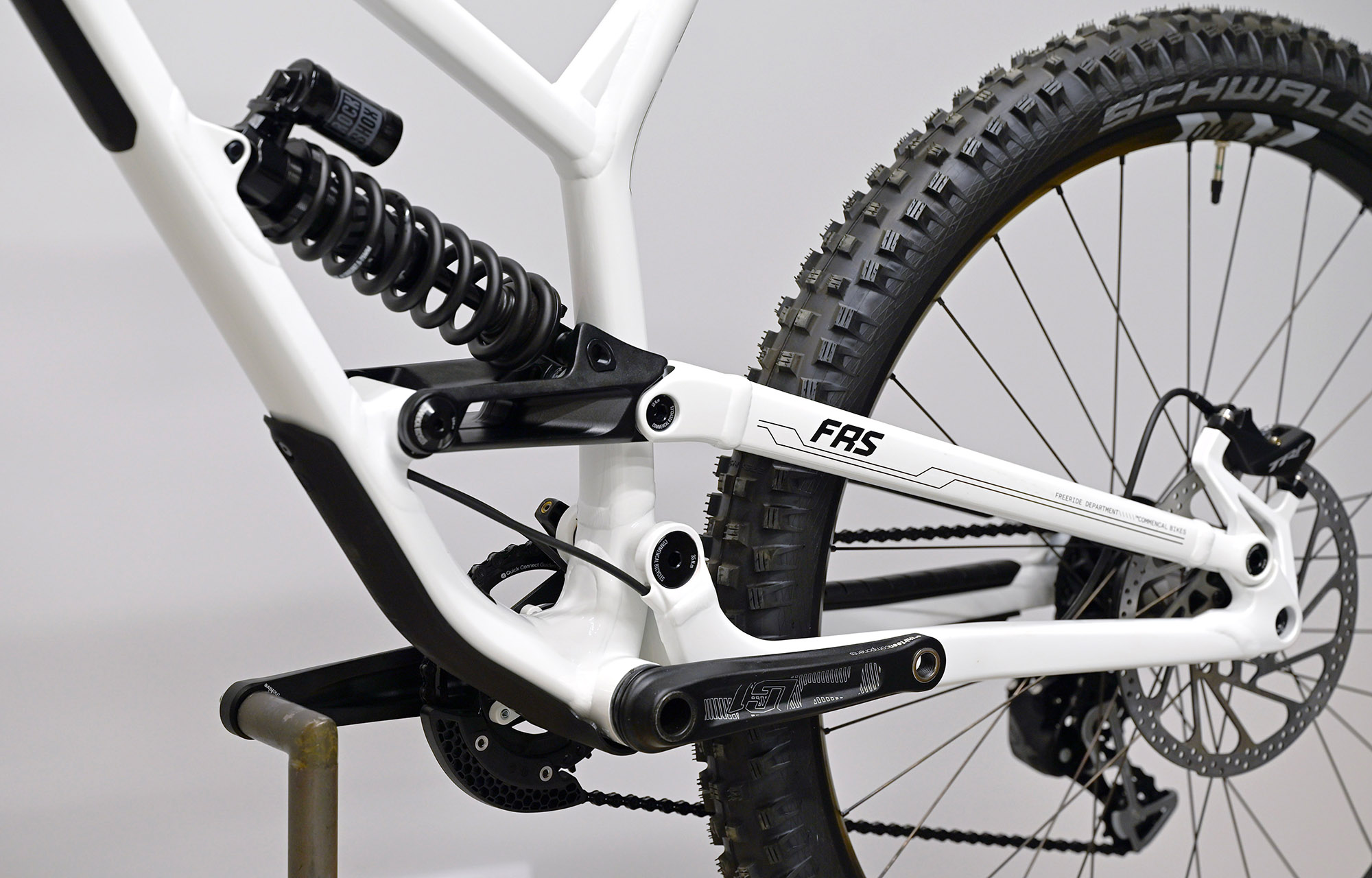 COMMENCAL FRS PARK PURE WHITE - M (24156502) image number null