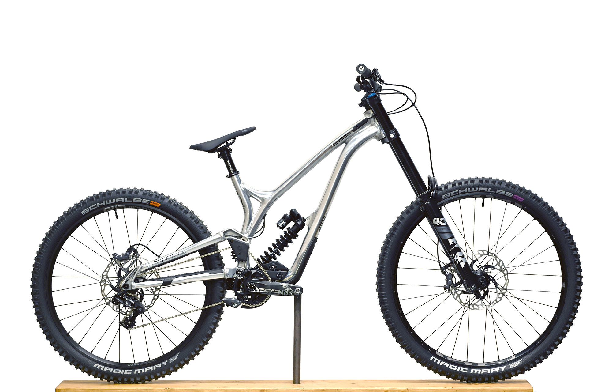 COMMENCAL SUPREME DH V4 RACE HIGH POLISHED - S (22150101) image number null