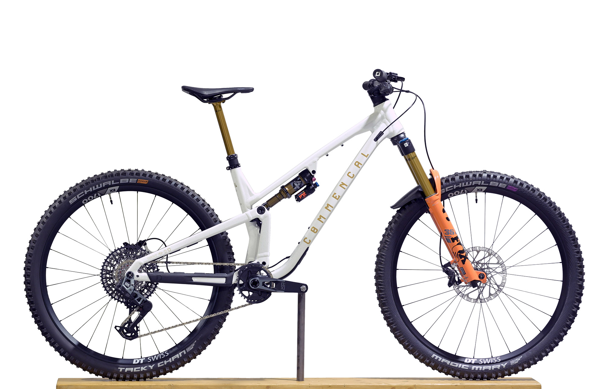 COMMENCAL META V5 SIGNATURE GLITTERY WHITE - M (24122302) image number null