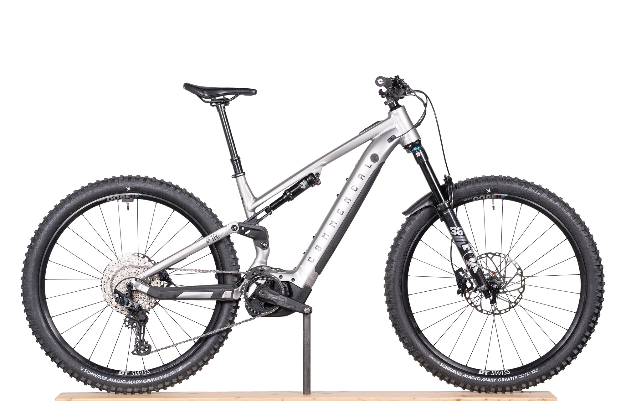 COMMENCAL META POWER TR BOSCH ESSENTIAL SILVER - M (22180202) 439m image number null