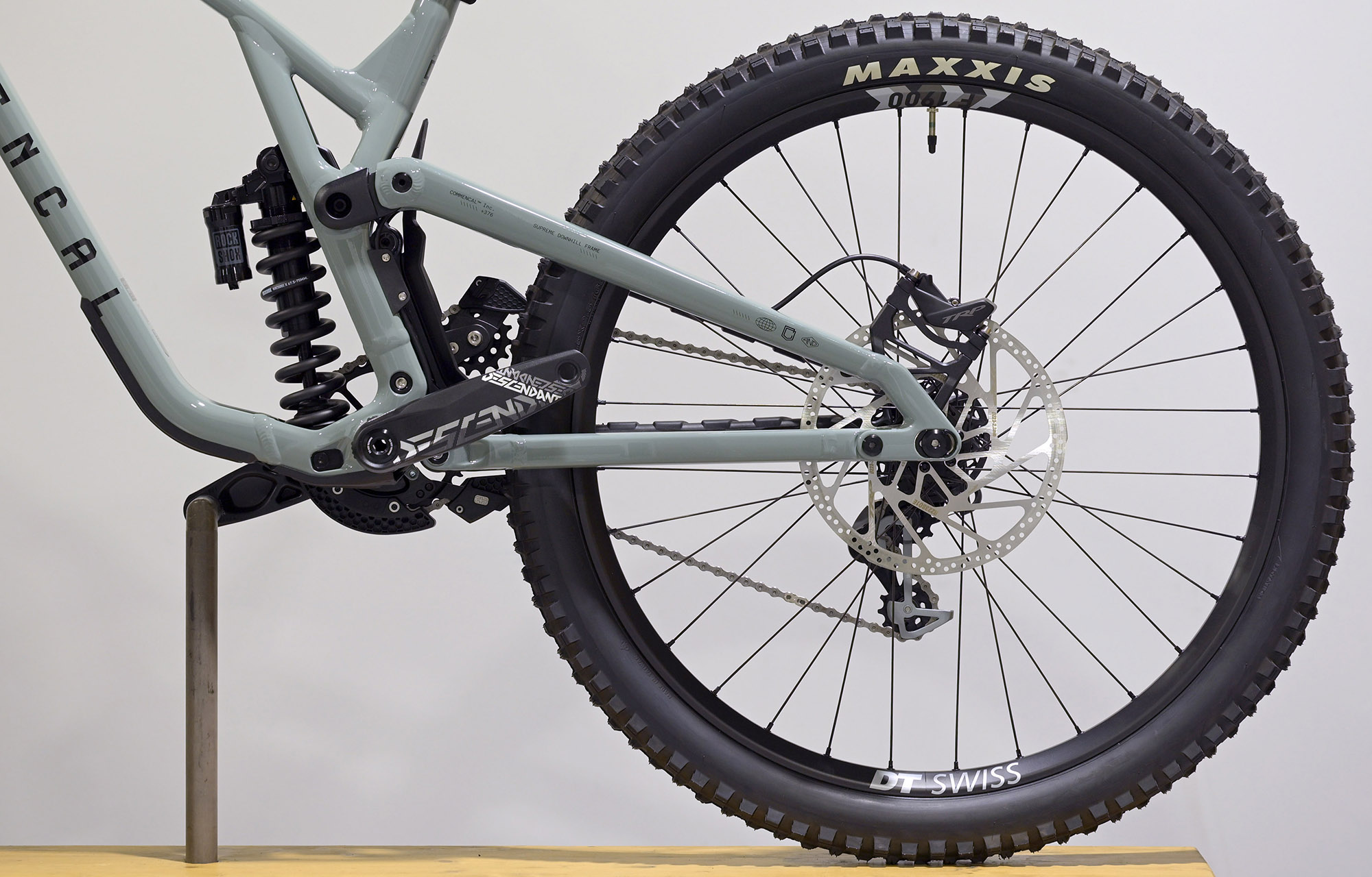 COMMENCAL SUPREME DH V5 RIDE PYRITE GREY - L (25150303) image cover number large 5