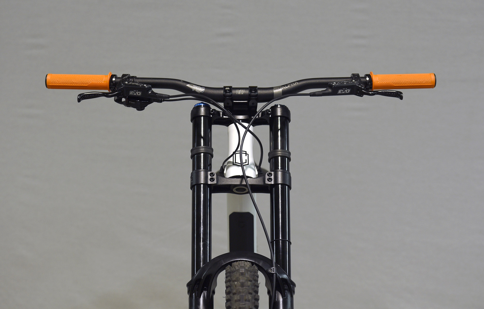 COMMENCAL FRS ESSENTIAL PURE WHITE - M (22150502) image number null