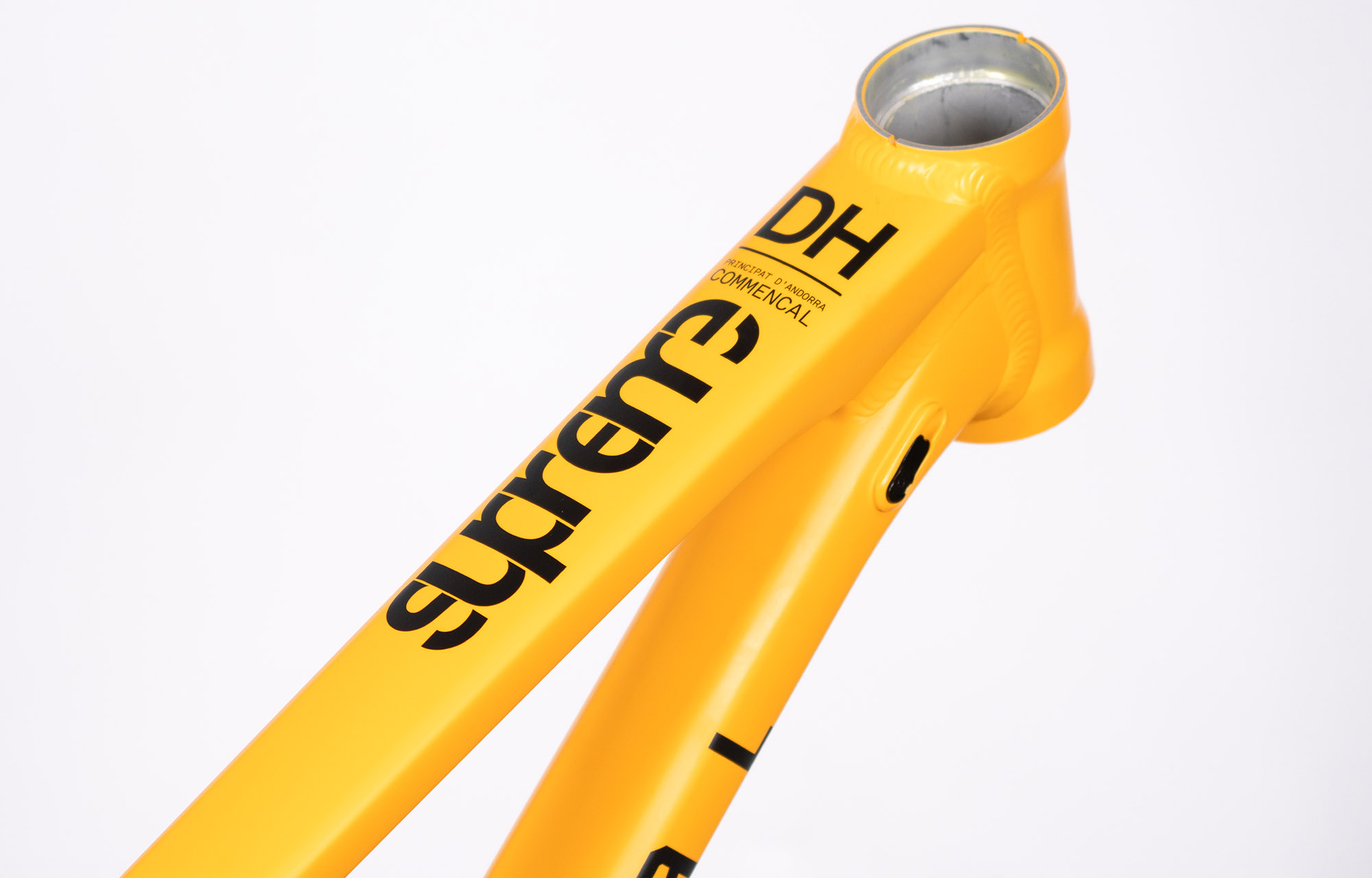 CUADRO COMMENCAL SUPREME DH V5 PURE BLACK 2027 image cover number large 1